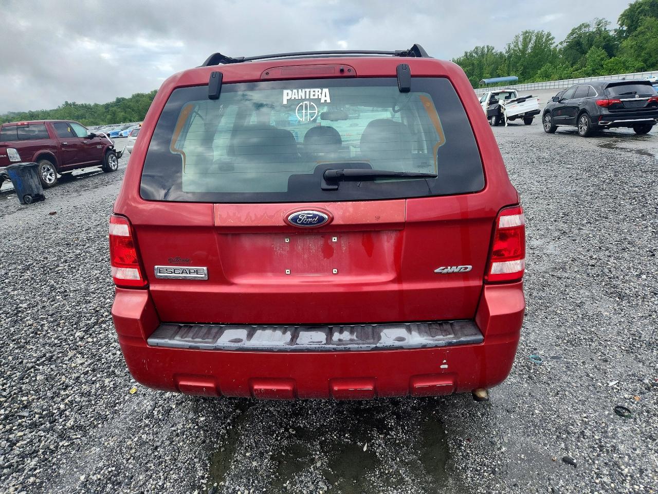 2009 Ford Escape Xls Red vin: 1FMCU92749KB70374