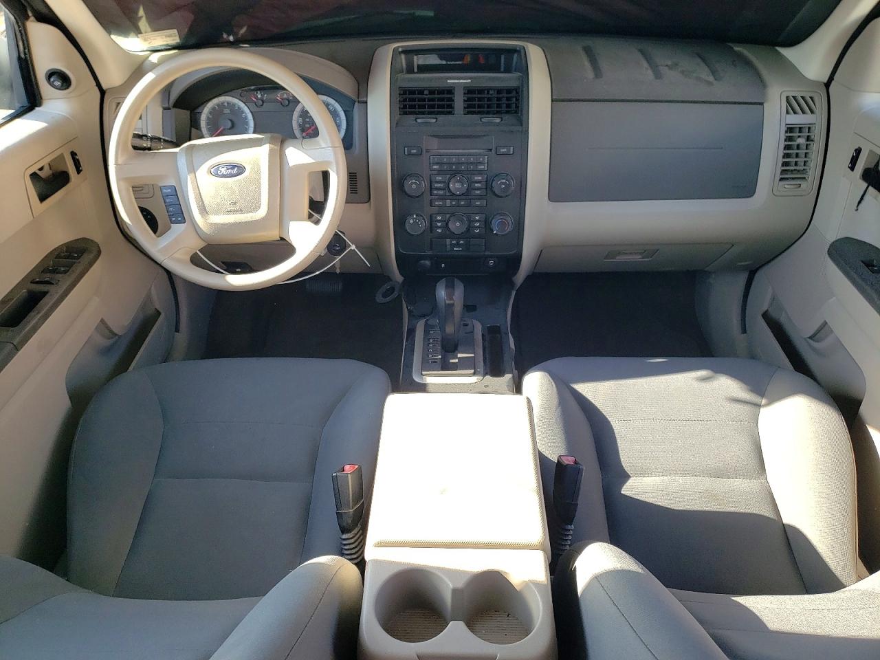 2008 Ford Escape Xls Белый vin: 1FMCU92Z08KE74933