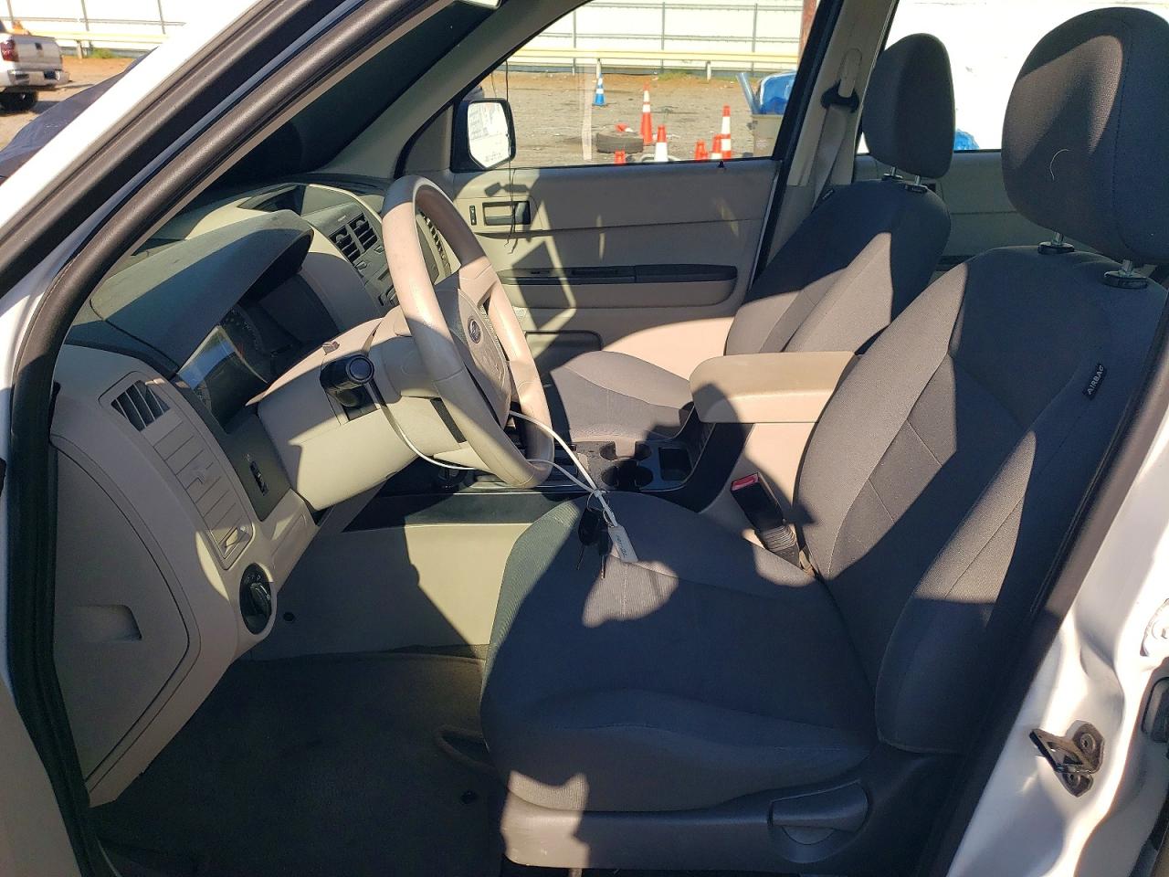 2008 Ford Escape Xls Белый vin: 1FMCU92Z08KE74933