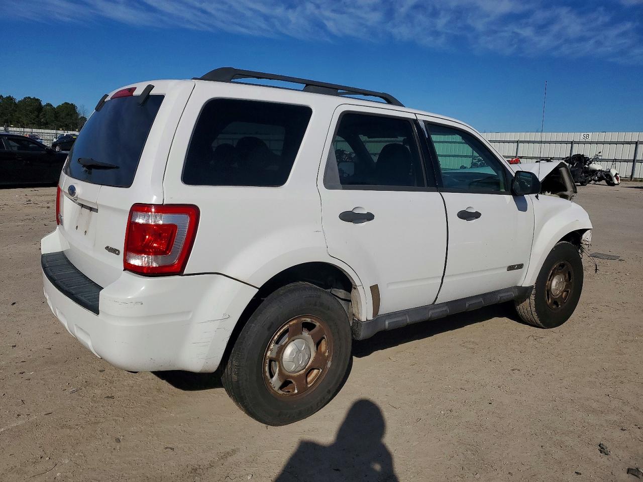 2008 Ford Escape Xls White vin: 1FMCU92Z18KA12039