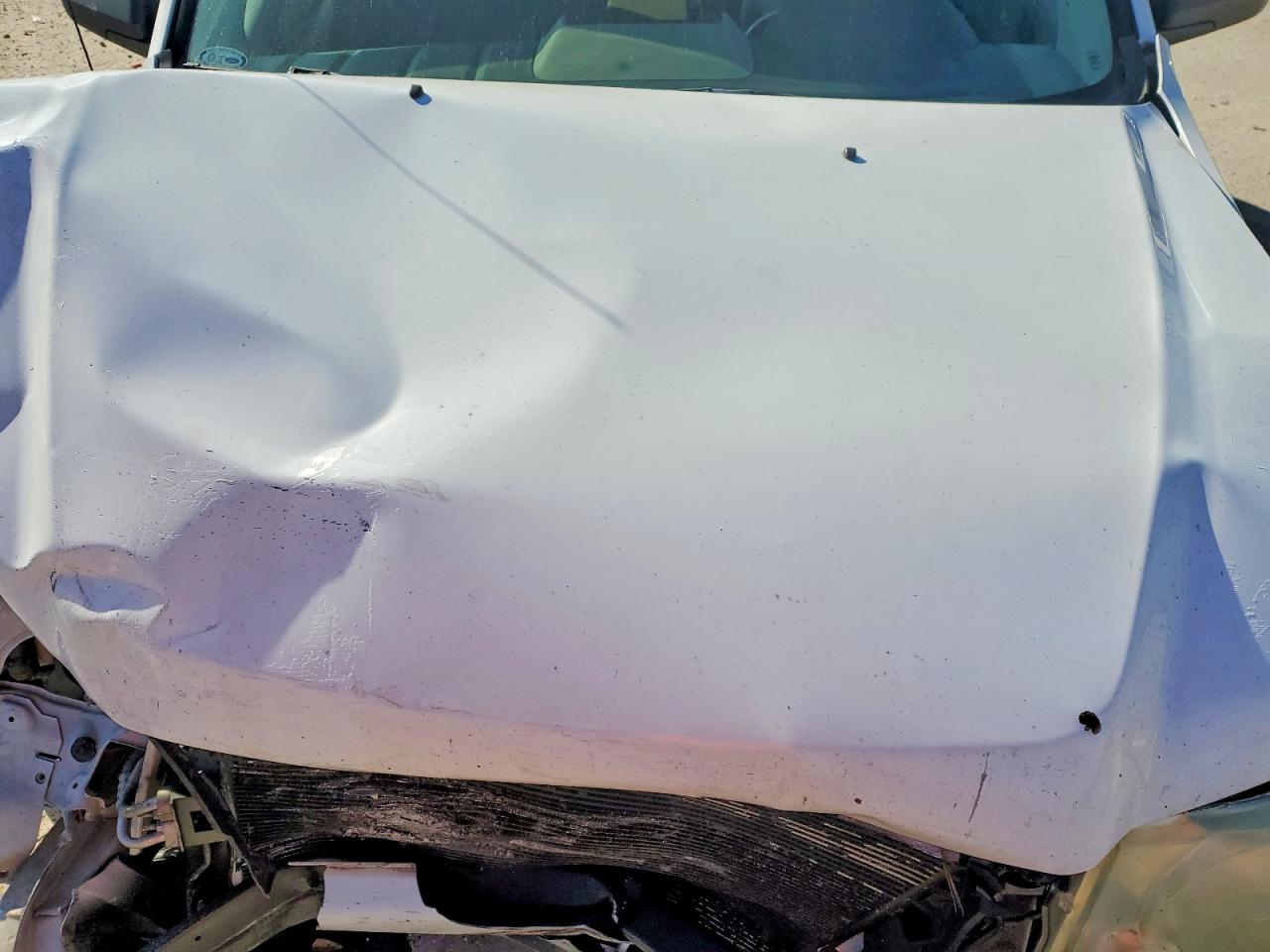 2008 Ford Escape Xls White vin: 1FMCU92Z18KA12039