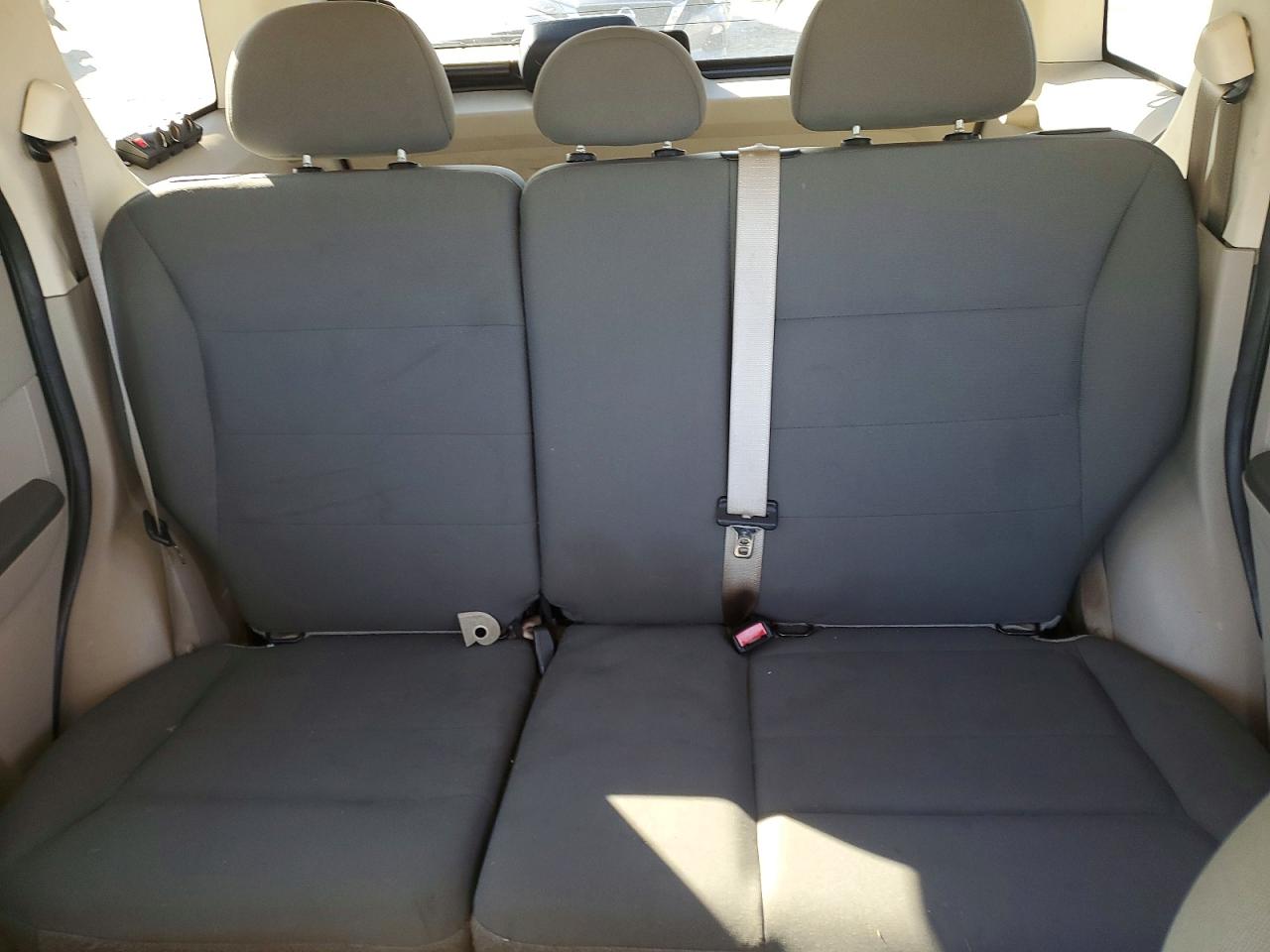 2008 Ford Escape Xls White vin: 1FMCU92Z18KA12039