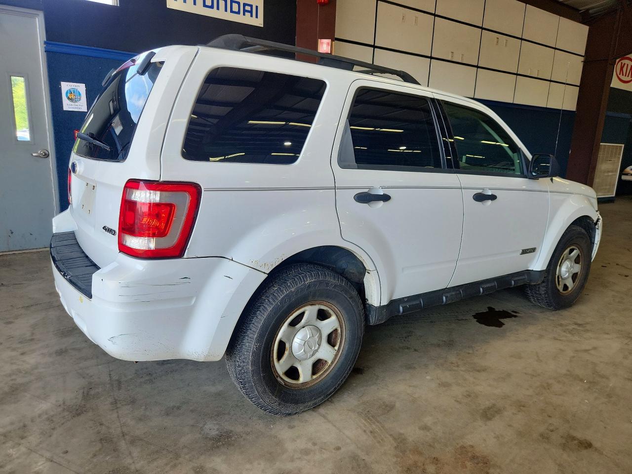 2008 Ford Escape Xls White vin: 1FMCU92Z18KB15946