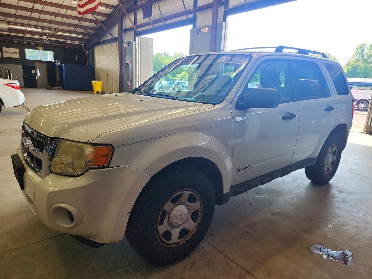 2008 Ford Escape Xls White vin: 1FMCU92Z18KB15946