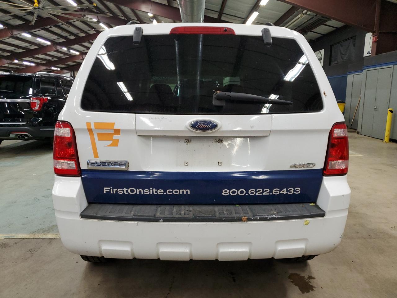 2008 Ford Escape Xls White vin: 1FMCU92Z18KB15946 Damage: Rear Bumper/Cover, Multiple Scratches Light, 10 Or More