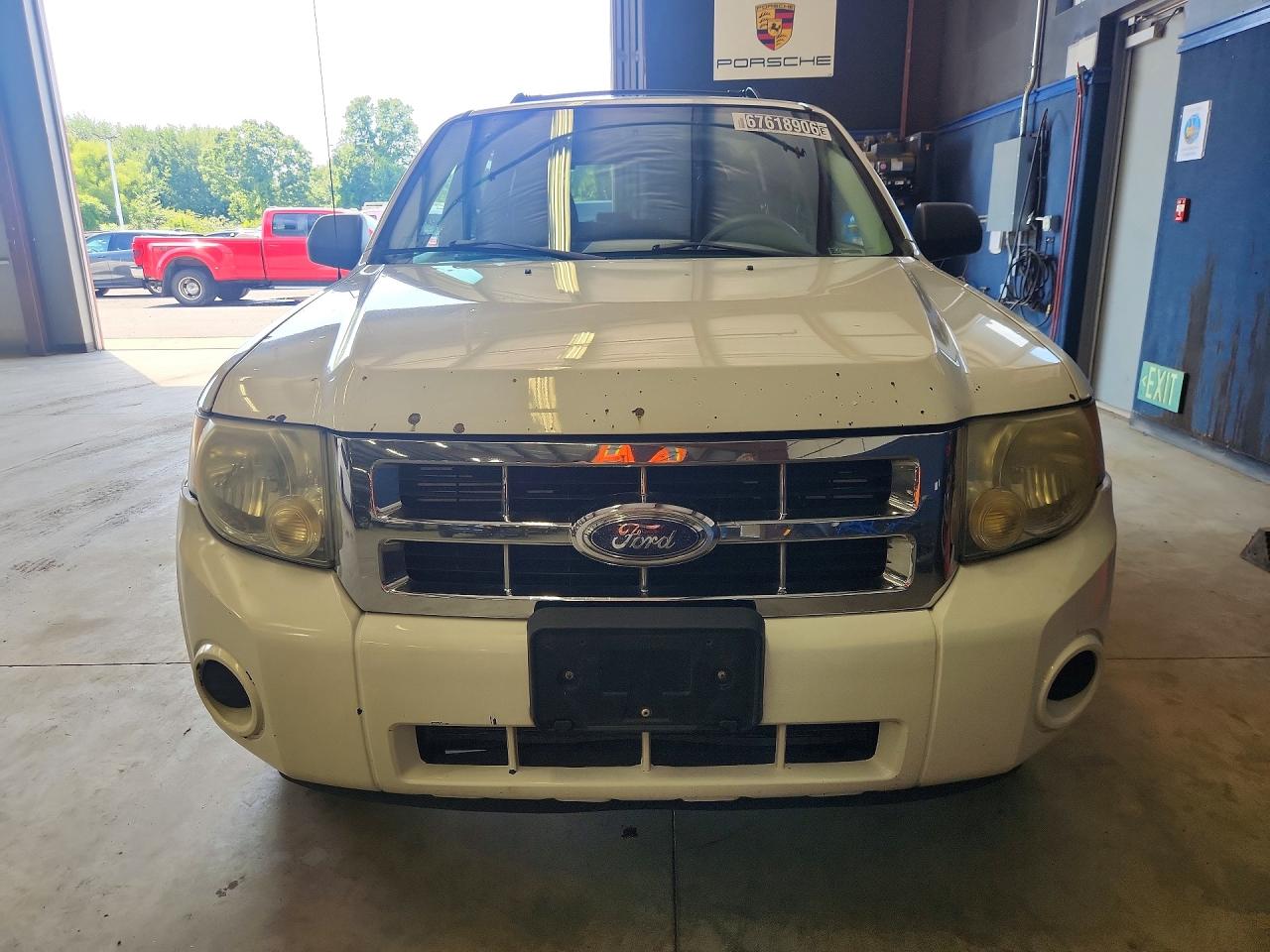 2008 Ford Escape Xls White vin: 1FMCU92Z18KB15946