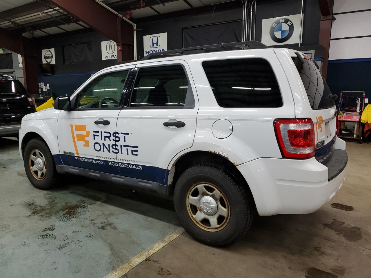 2008 Ford Escape Xls White vin: 1FMCU92Z18KB15946 Damage: Left Qtr Panel, Rust, > 12 Inches
