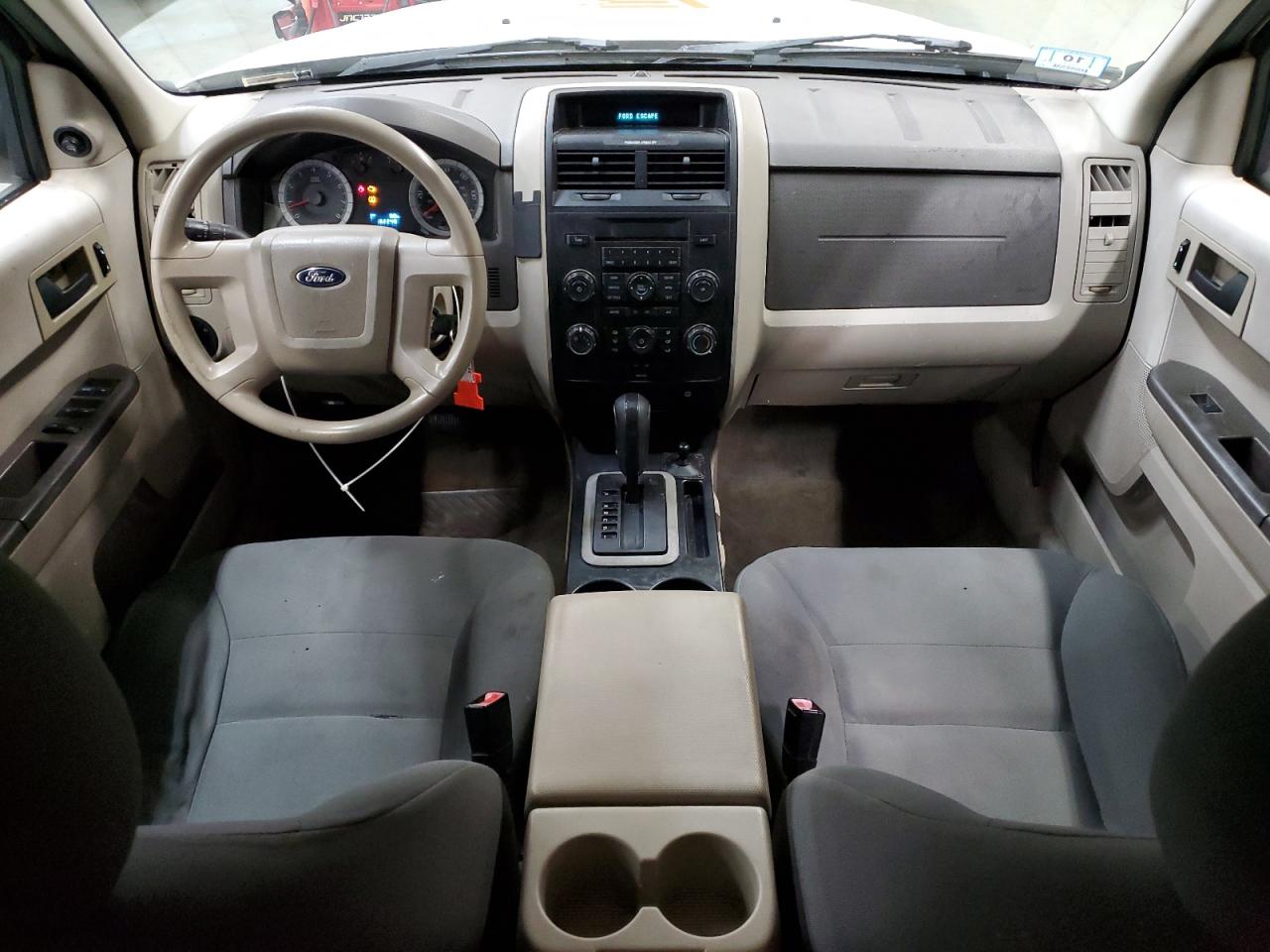 2008 Ford Escape Xls White vin: 1FMCU92Z18KB15946 Damage: Left Front Seat Cushion, Hole(S), 1 To 2 Inches