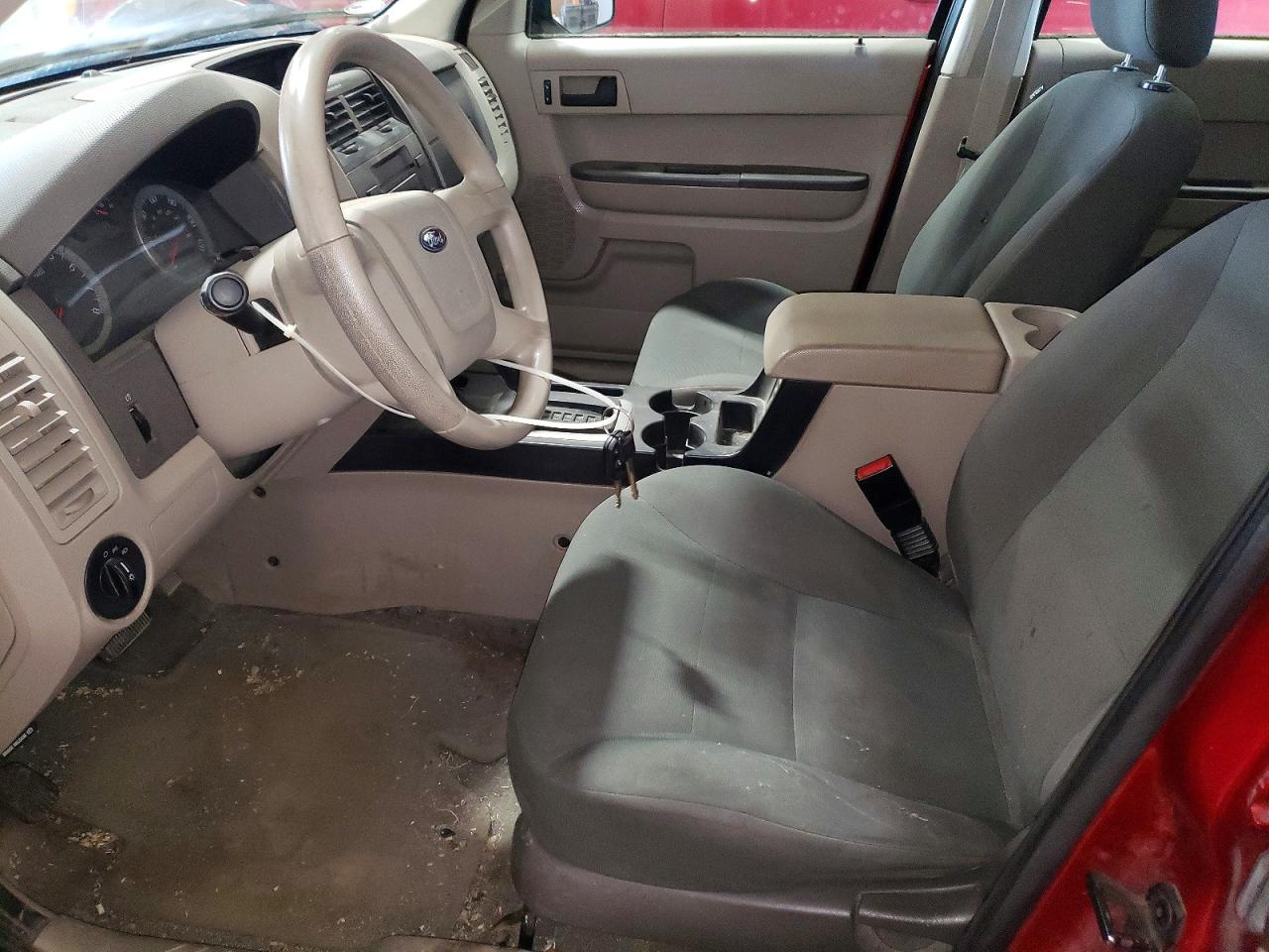 2008 Ford Escape Xls Red vin: 1FMCU92Z28KA34485