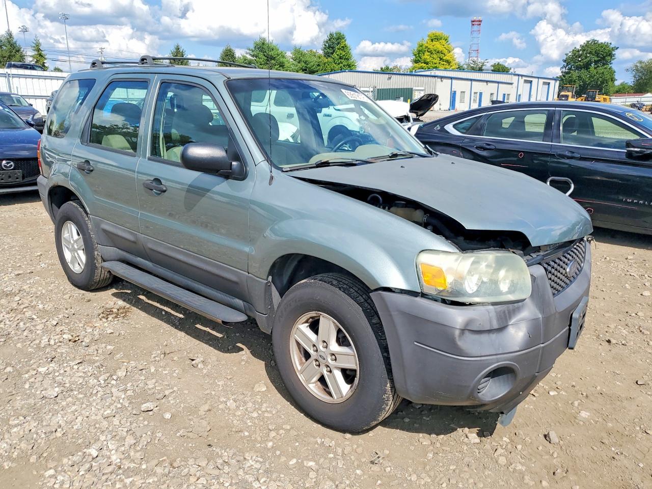 2005 Ford Escape Xls Gray vin: 1FMCU92Z45KA81982