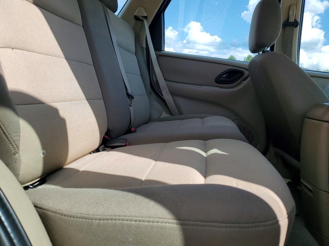 2005 Ford Escape Xls Gray vin: 1FMCU92Z45KA81982