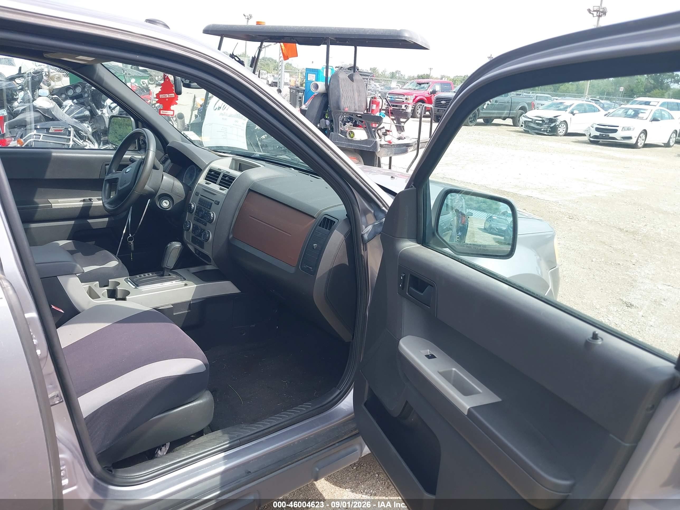 2008 Ford Escape Xlt Gray vin: 1FMCU93108KB91618