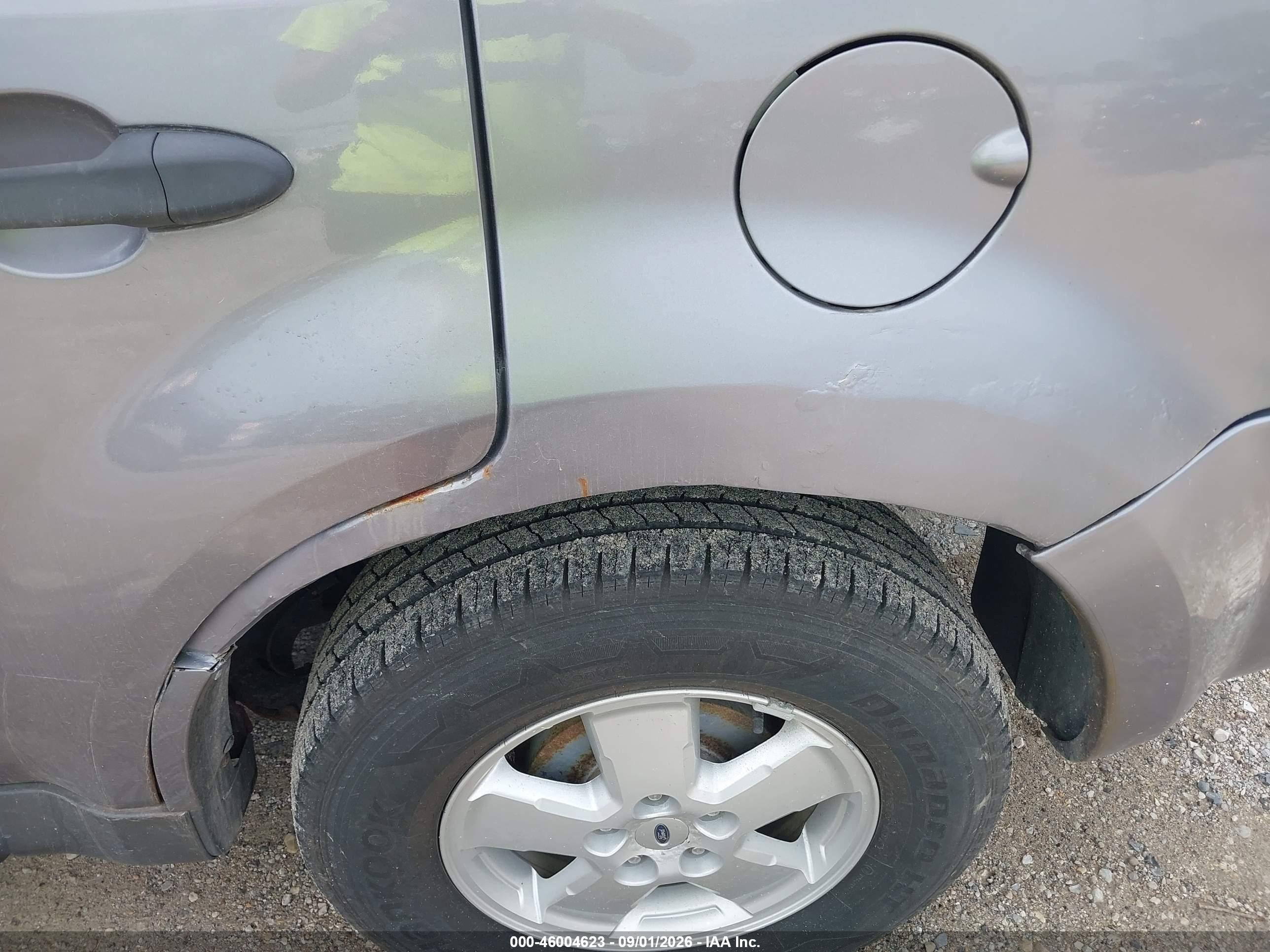 2008 Ford Escape Xlt Gray vin: 1FMCU93108KB91618
