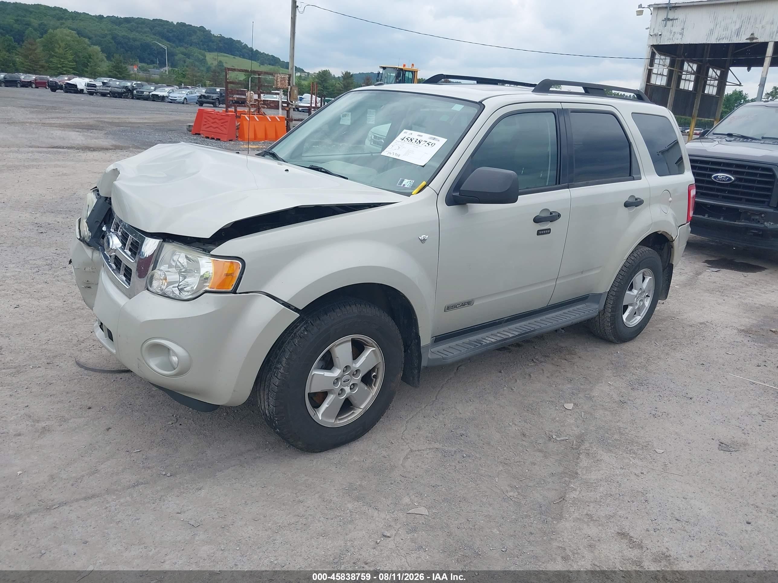 2008 Ford Escape Xlt White vin: 1FMCU93108KC99124