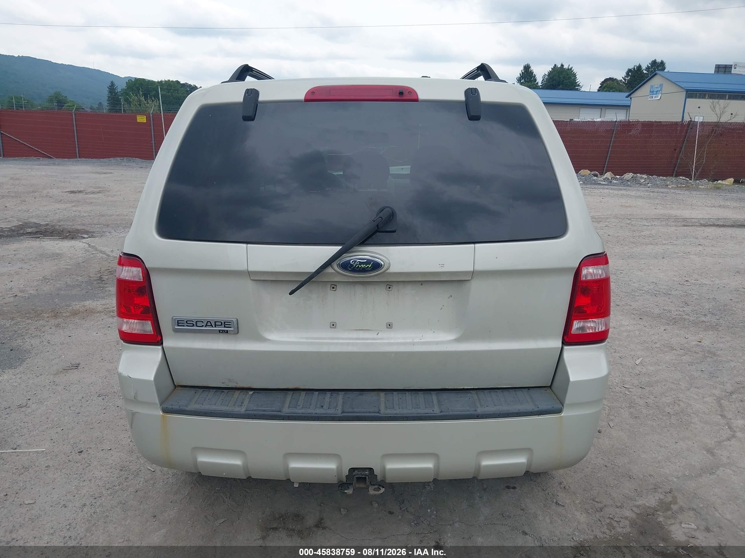 2008 Ford Escape Xlt White vin: 1FMCU93108KC99124