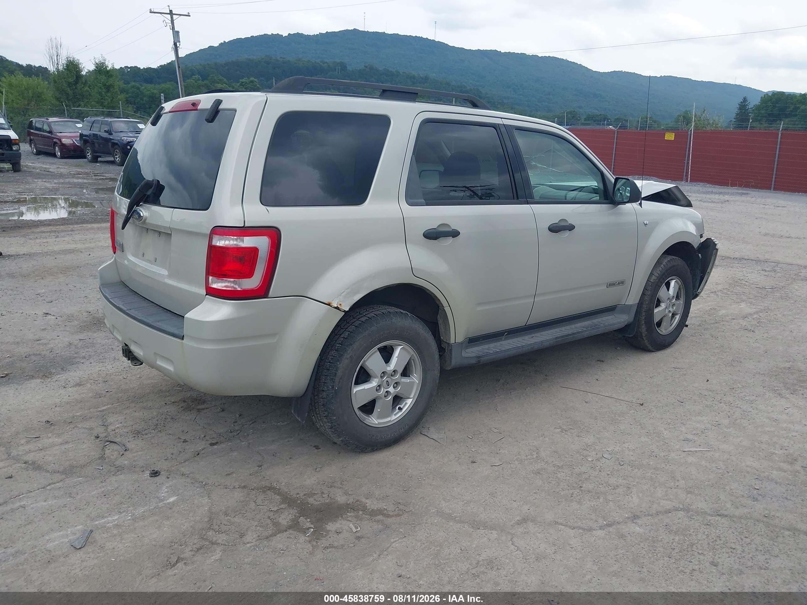 2008 Ford Escape Xlt White vin: 1FMCU93108KC99124