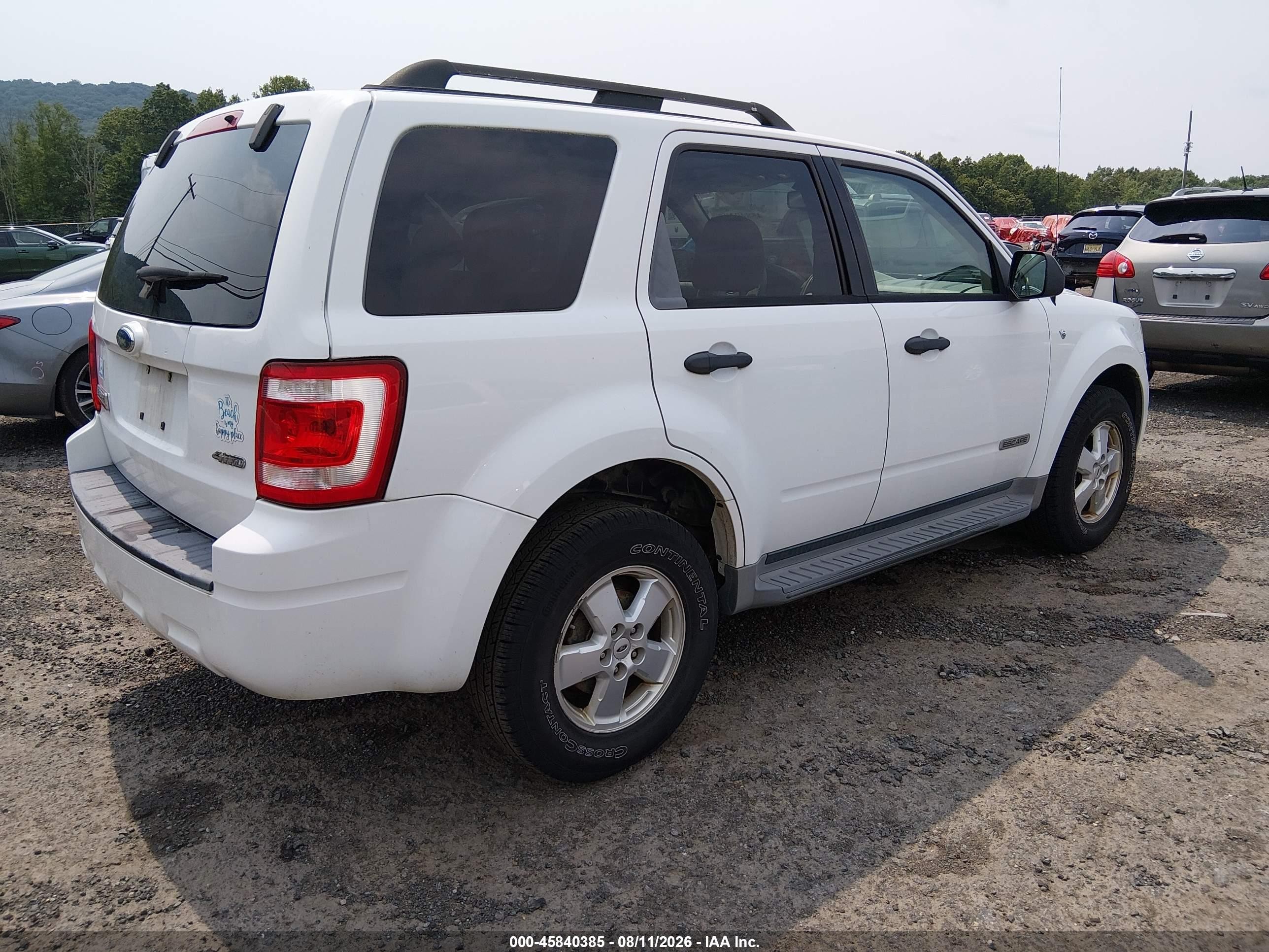 2008 Ford Escape Xlt White vin: 1FMCU93118KC68335