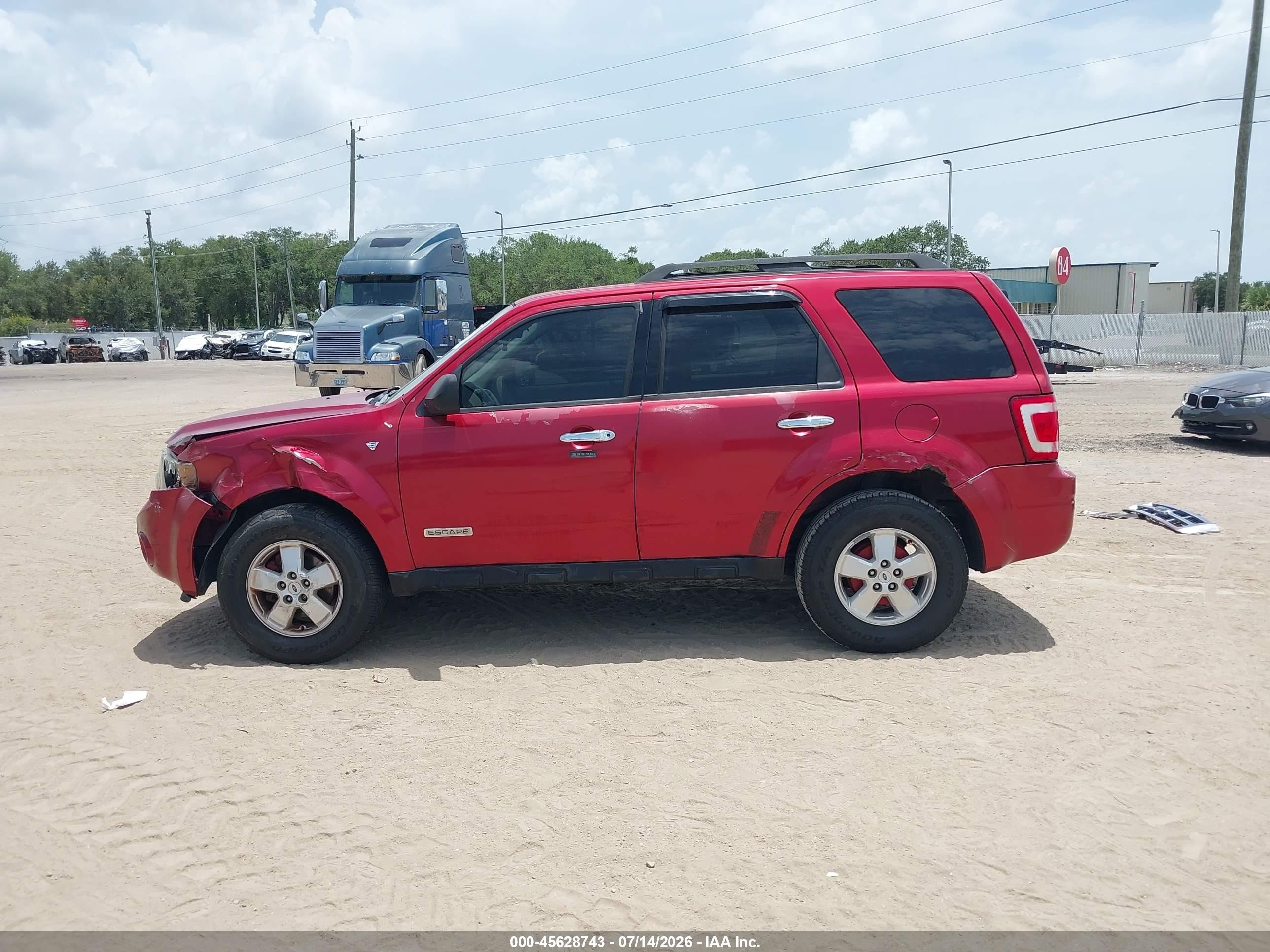 2008 Ford Escape Xlt Red vin: 1FMCU93118KD67043