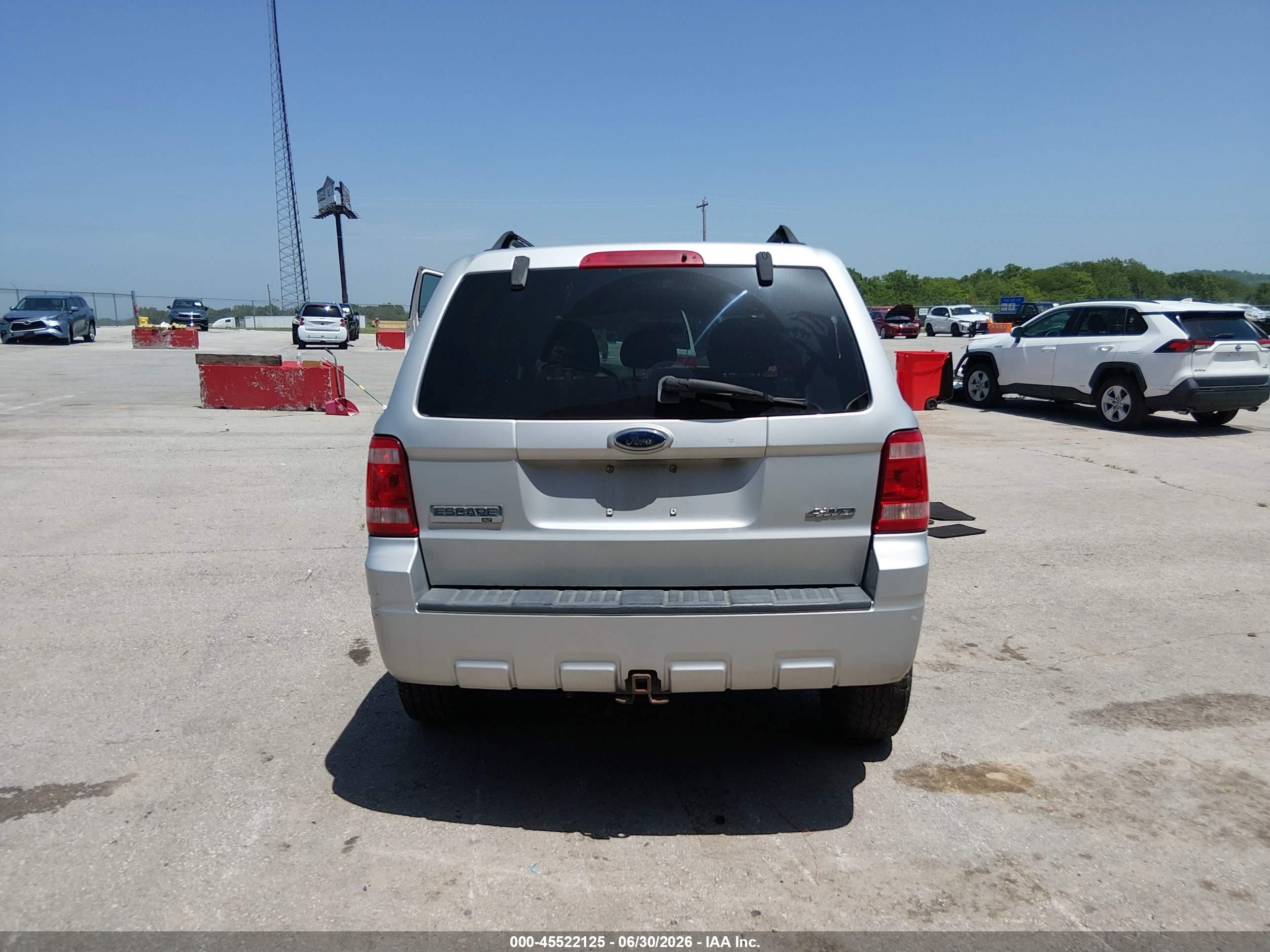 2008 Ford Escape Xlt Серебряный vin: 1FMCU93118KD74753
