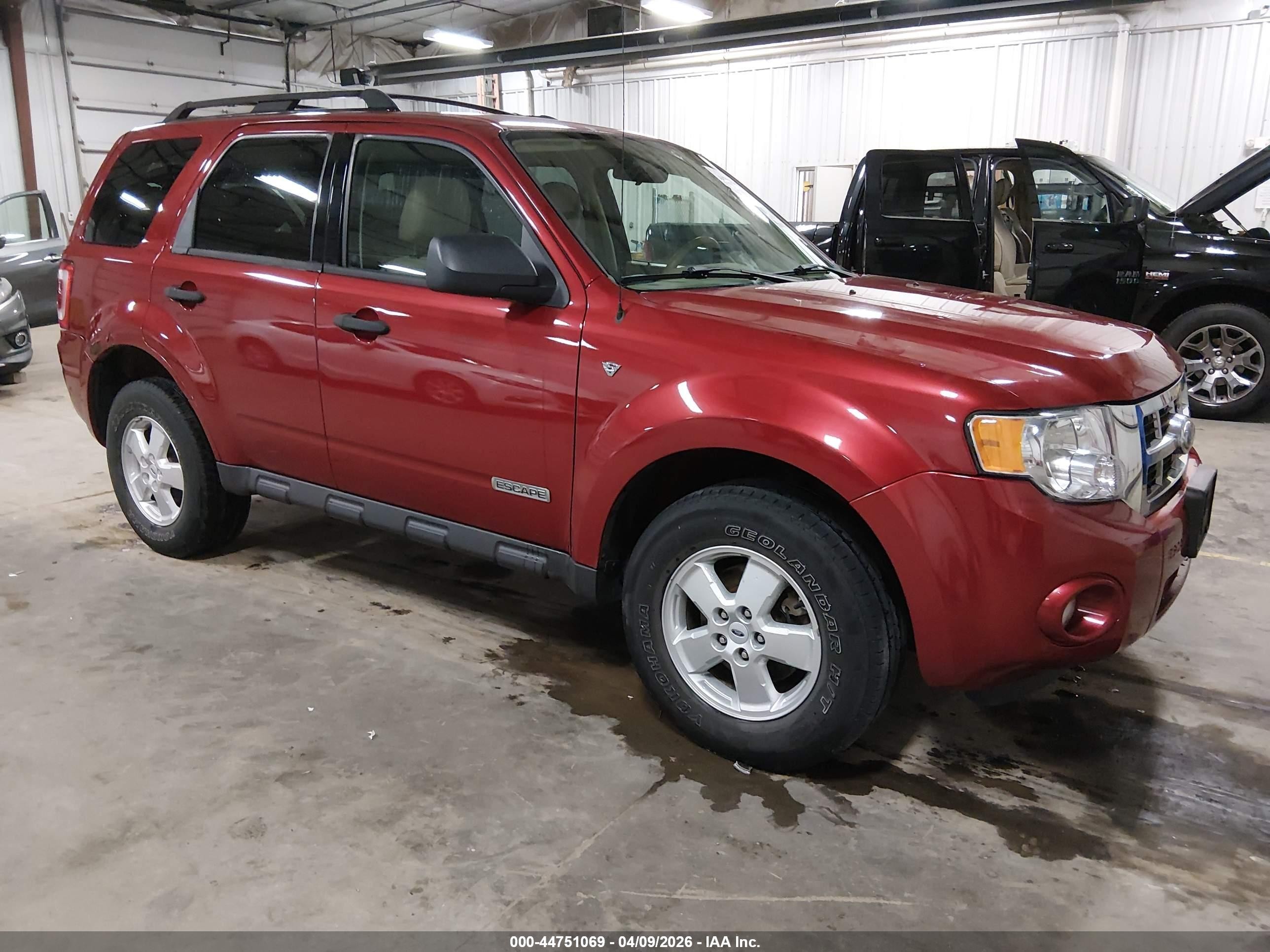 2008 Ford Escape Xlt Red vin: 1FMCU93118KD99359