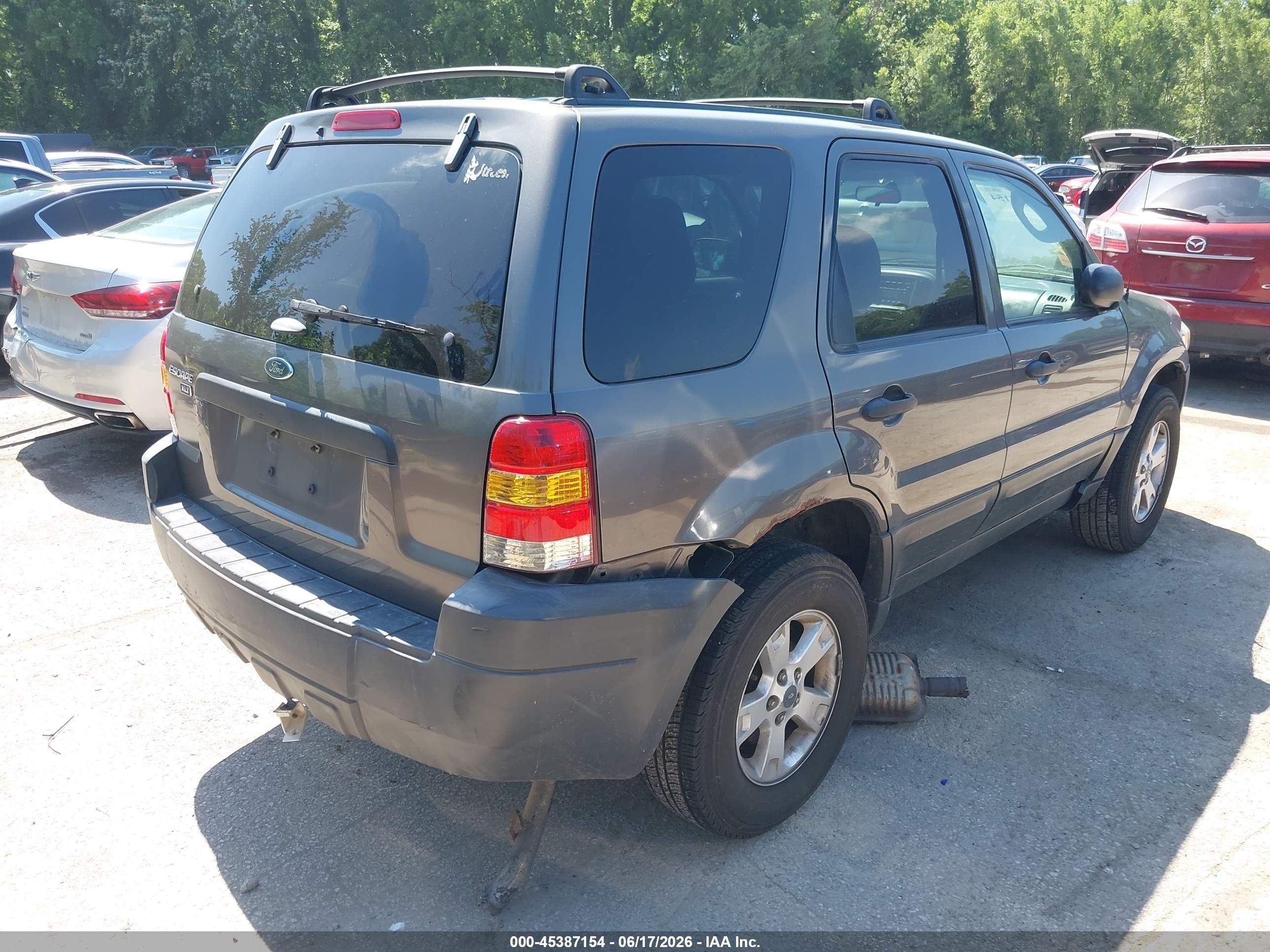 2005 Ford Escape Xlt Gray vin: 1FMCU93125KA79785