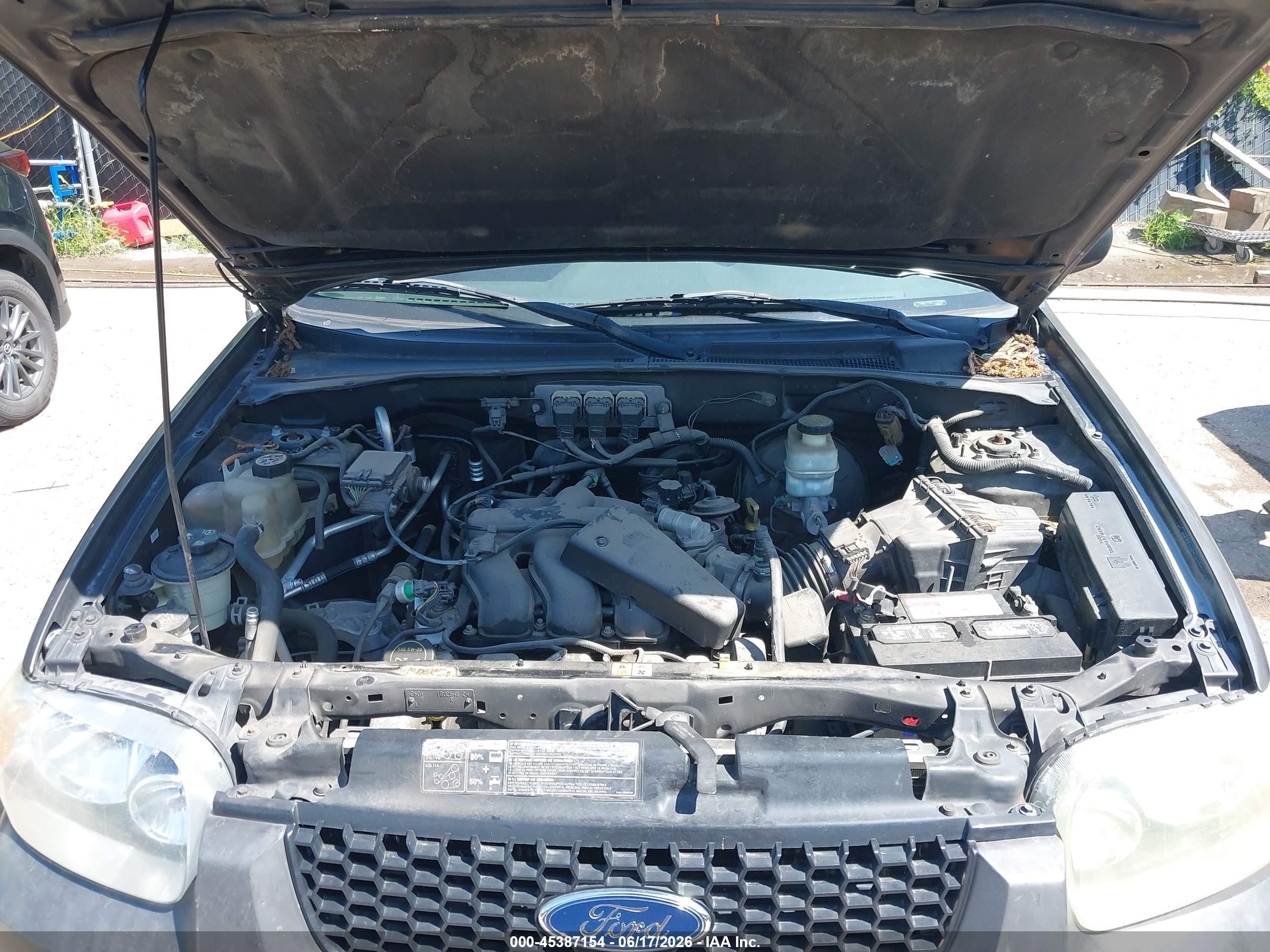 2005 Ford Escape Xlt Gray vin: 1FMCU93125KA79785