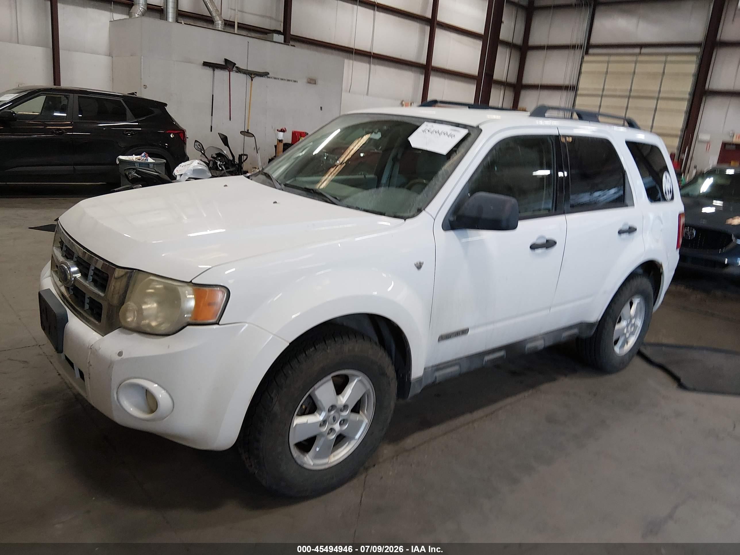 2008 Ford Escape Xlt White vin: 1FMCU93128KA57547