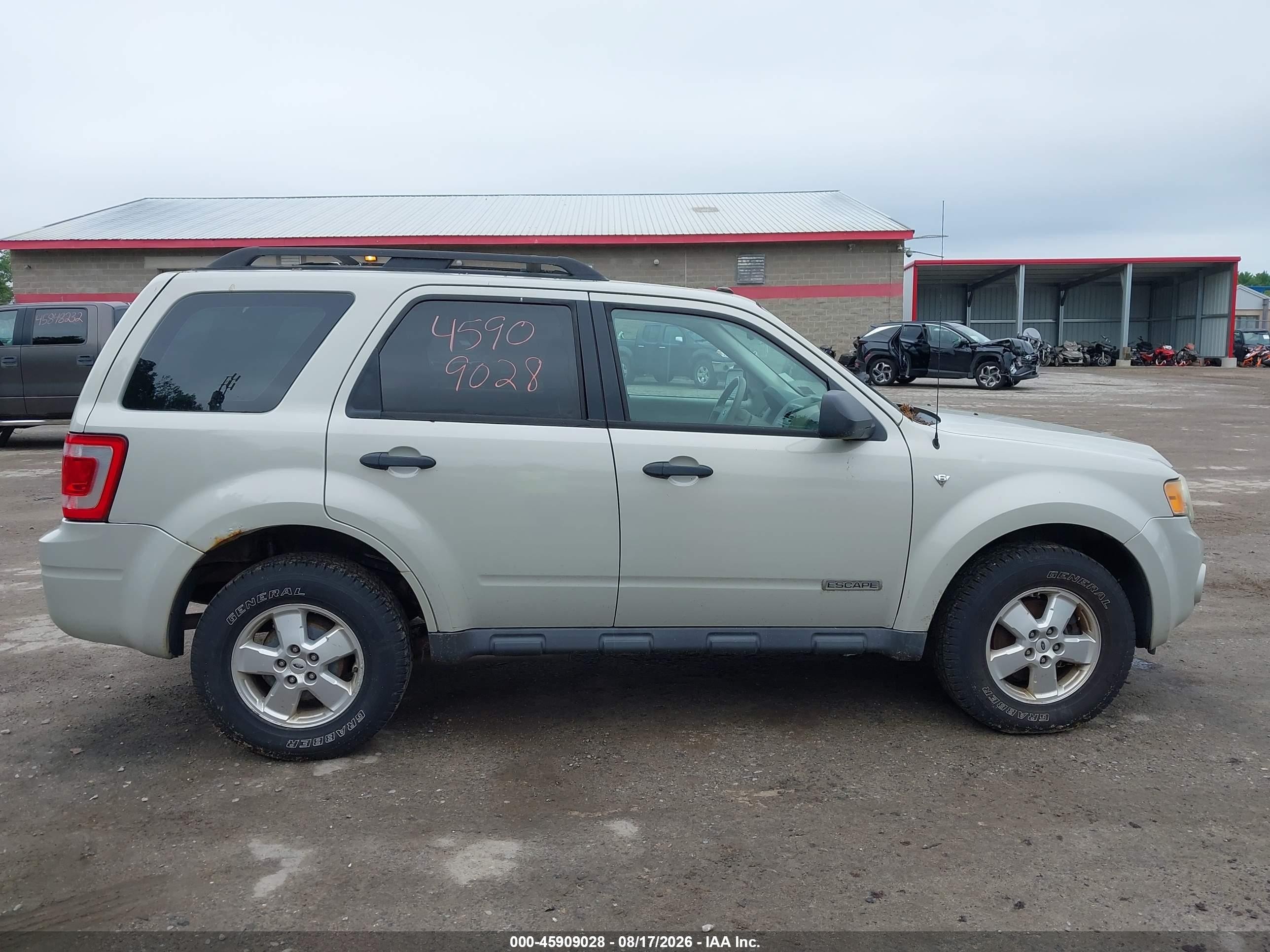 2008 Ford Escape Xlt Cream vin: 1FMCU93128KB26902