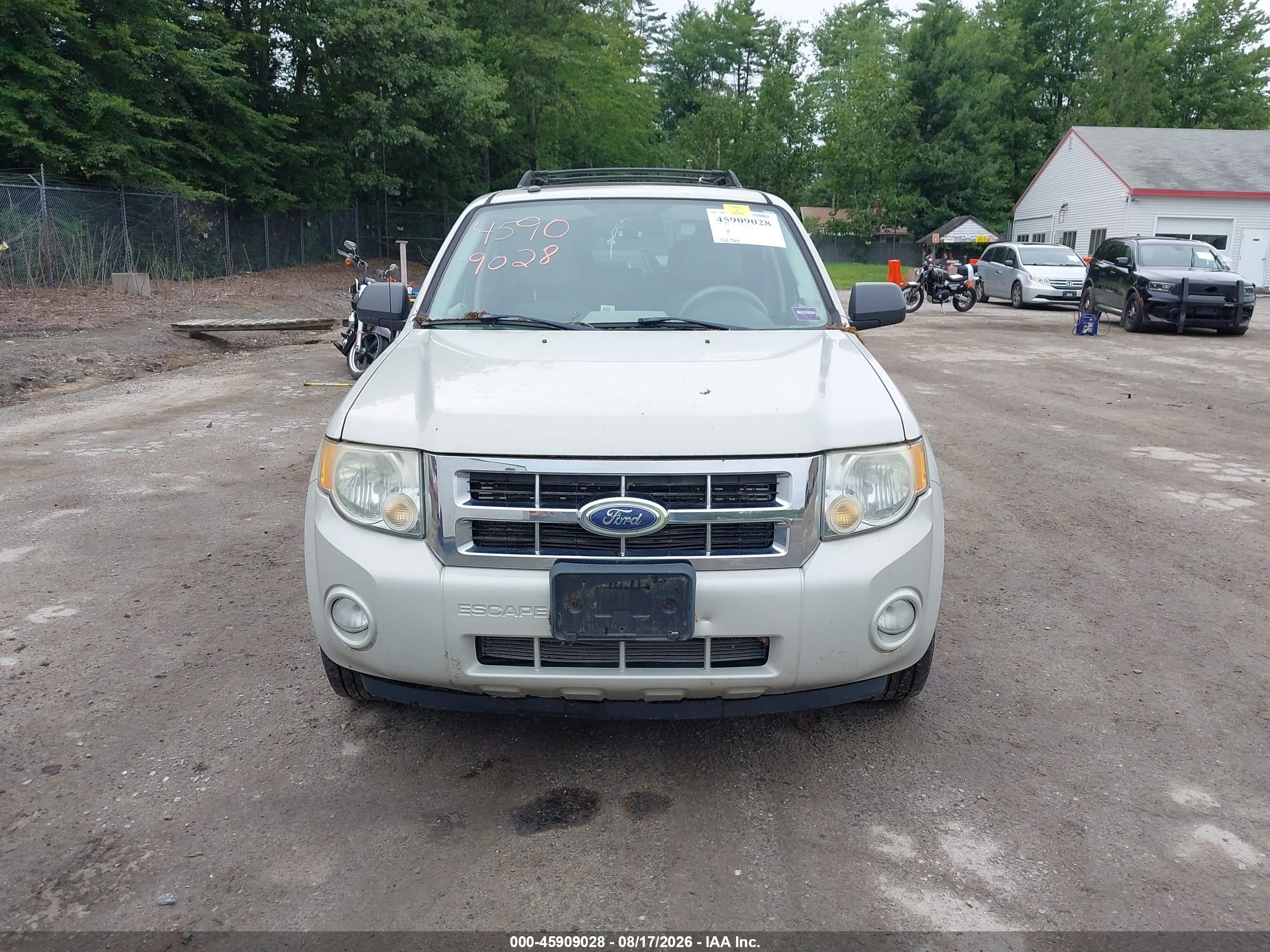 2008 Ford Escape Xlt Cream vin: 1FMCU93128KB26902