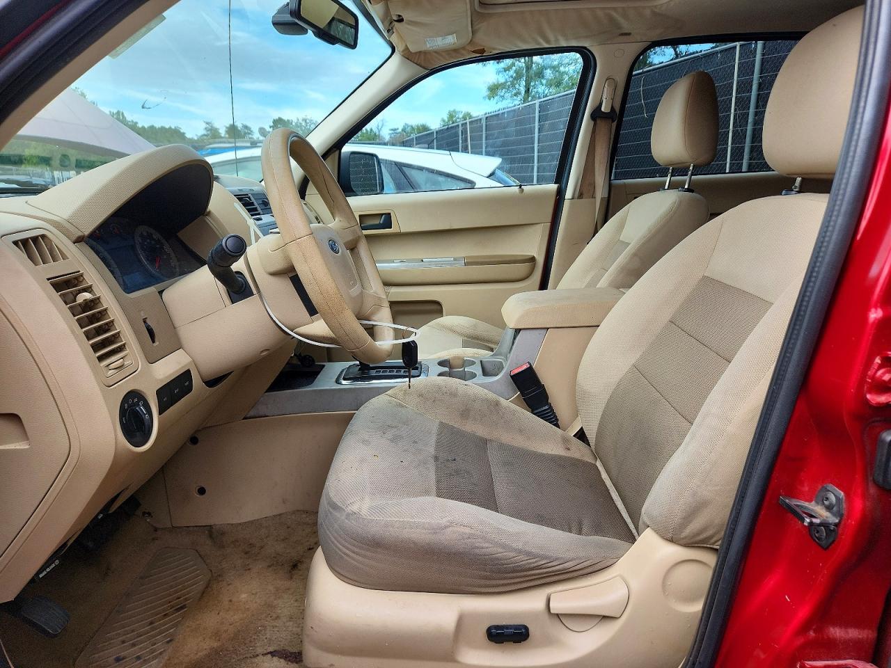 2008 Ford Escape Xlt Red vin: 1FMCU93128KB35437