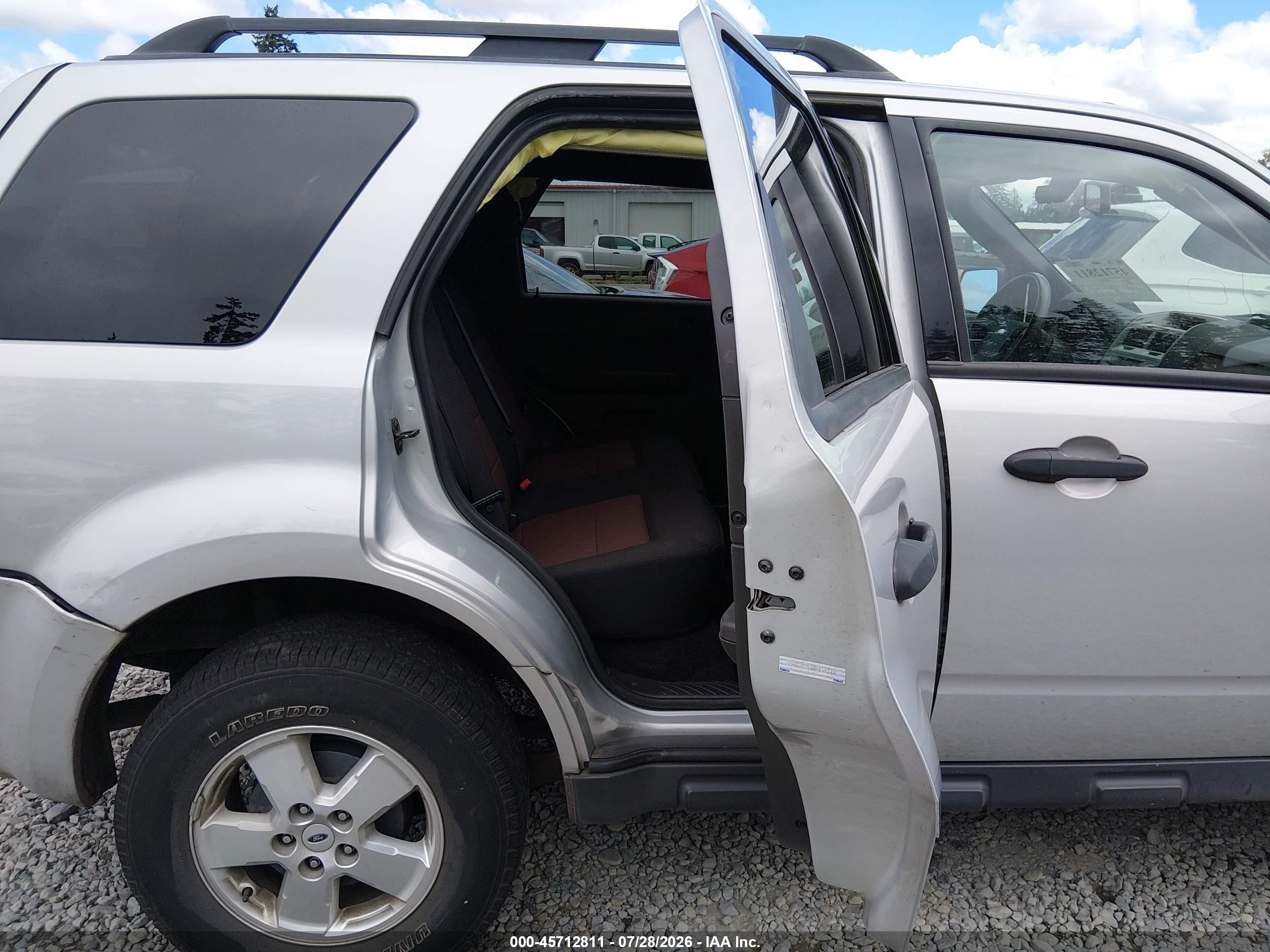 2008 Ford Escape Xlt Silver vin: 1FMCU93128KB69118