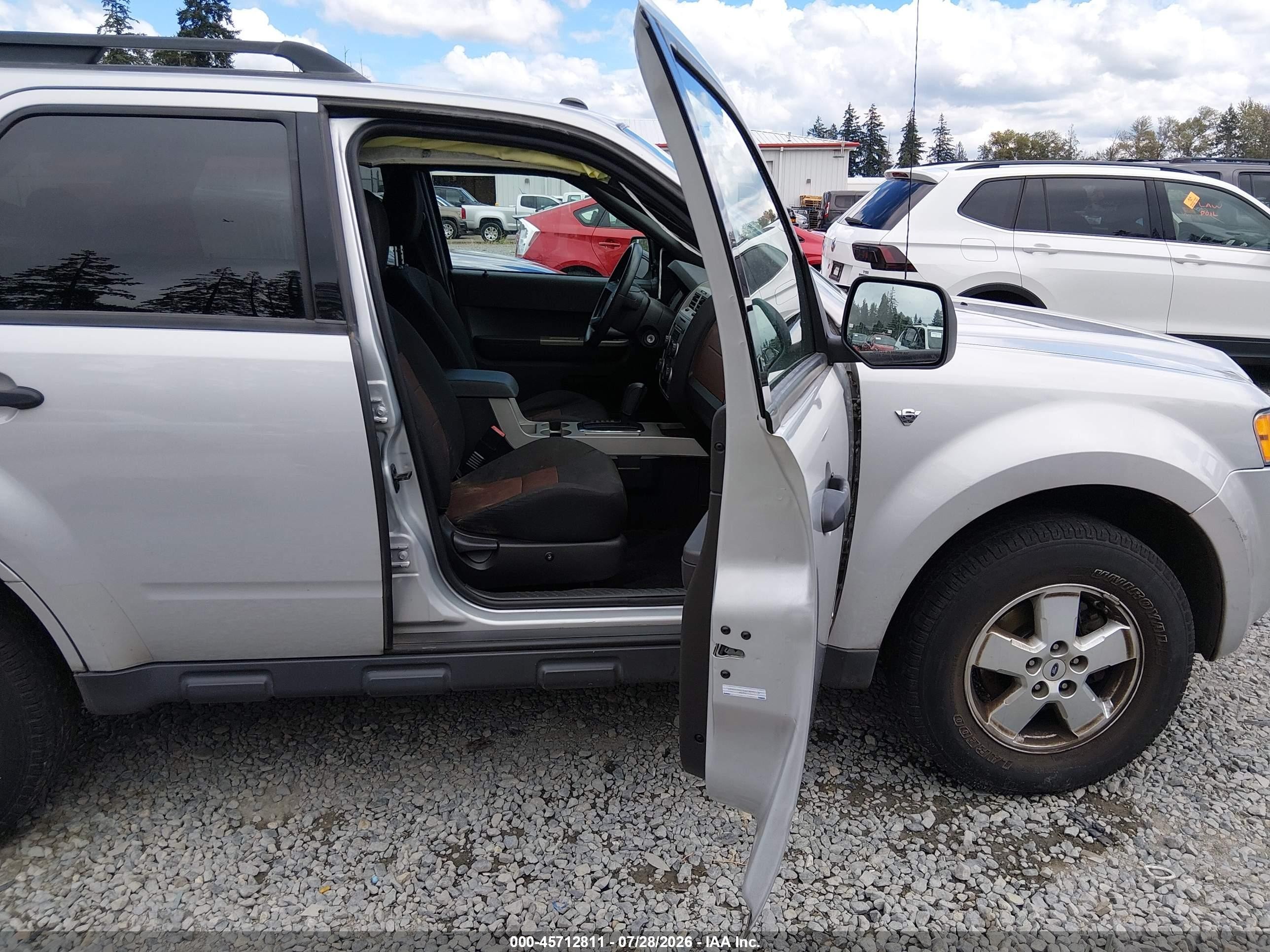 2008 Ford Escape Xlt Silver vin: 1FMCU93128KB69118