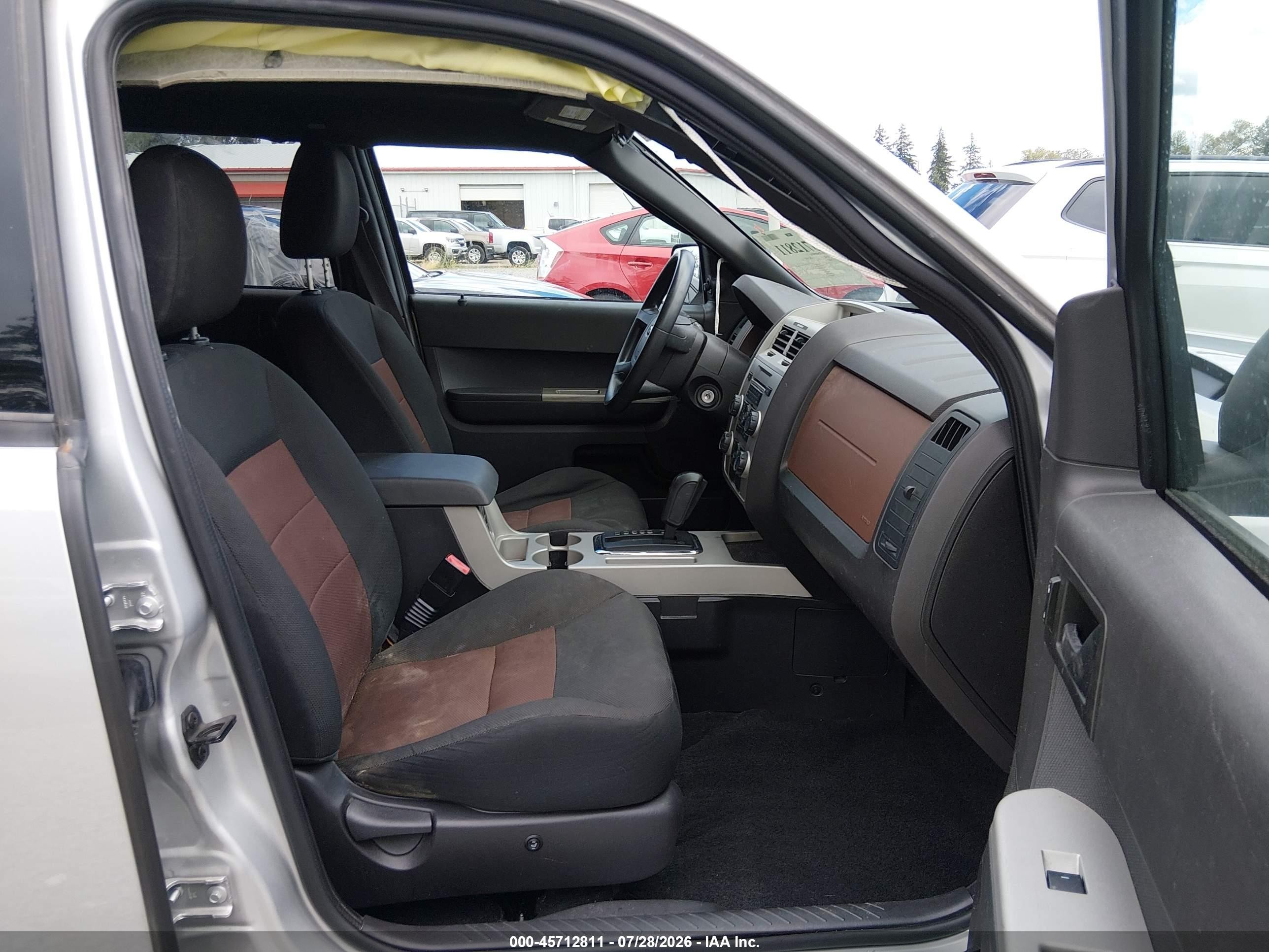 2008 Ford Escape Xlt Silver vin: 1FMCU93128KB69118