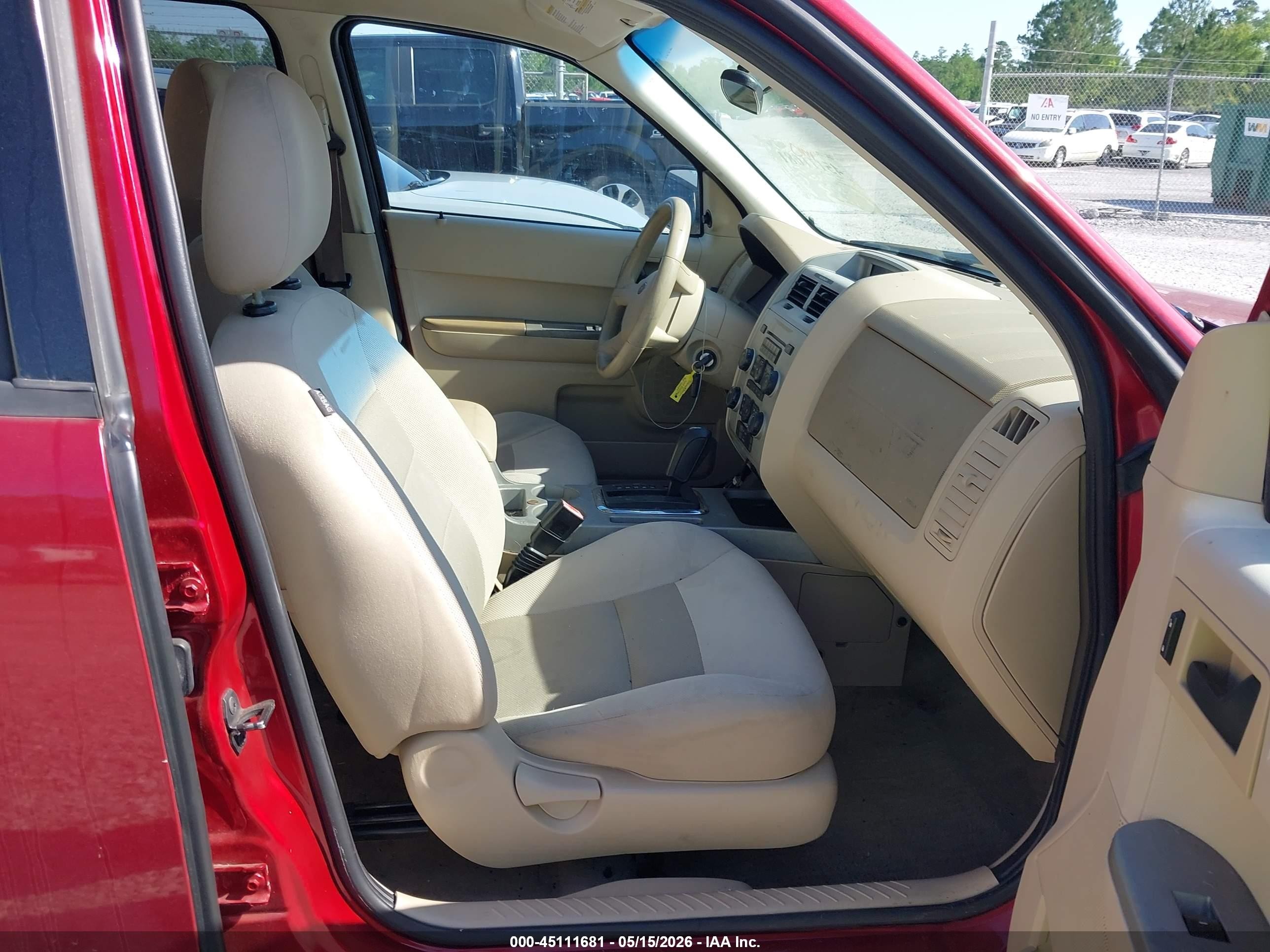 2008 Ford Escape Xlt Beige vin: 1FMCU93128KD49327