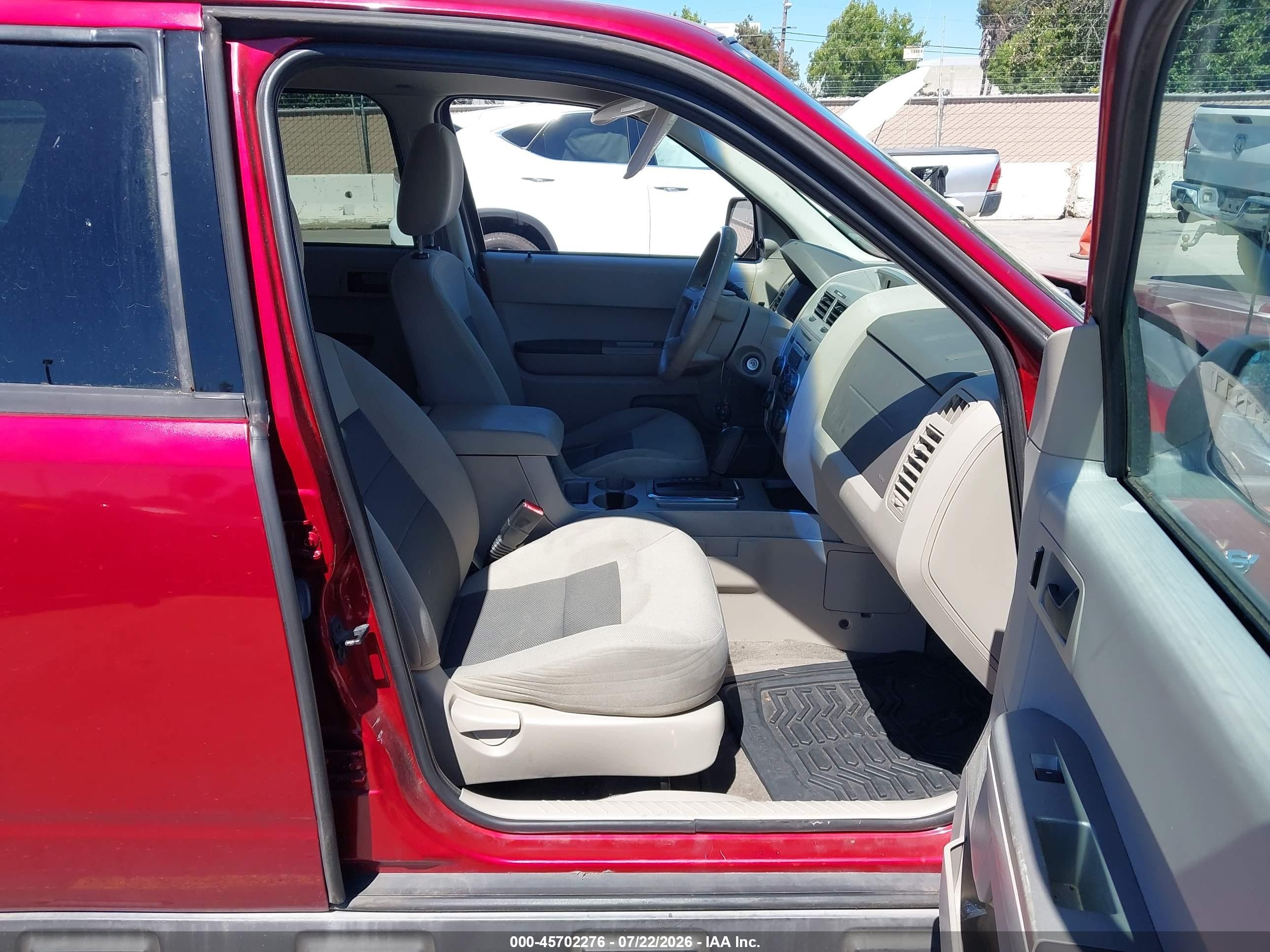 2008 Ford Escape Xlt Burgundy vin: 1FMCU93138KA09426