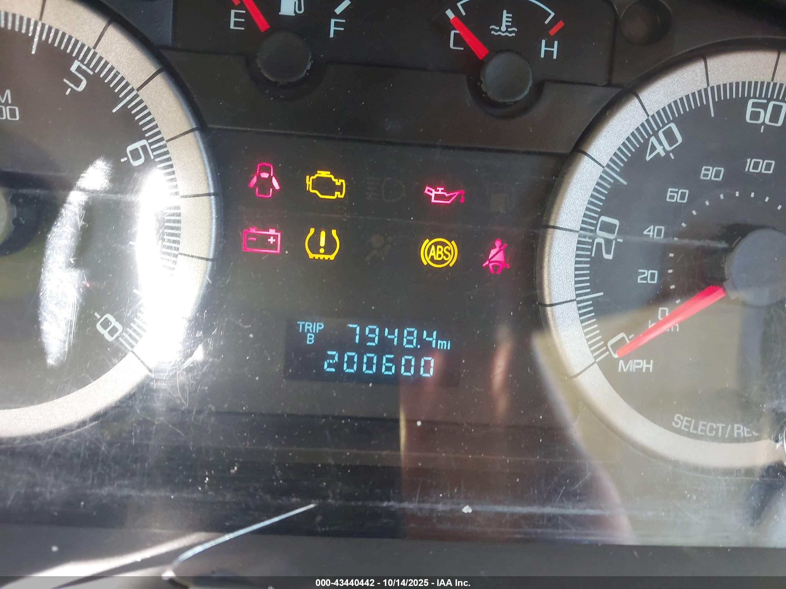 2008 Ford Escape Xlt White vin: 1FMCU93138KB58757