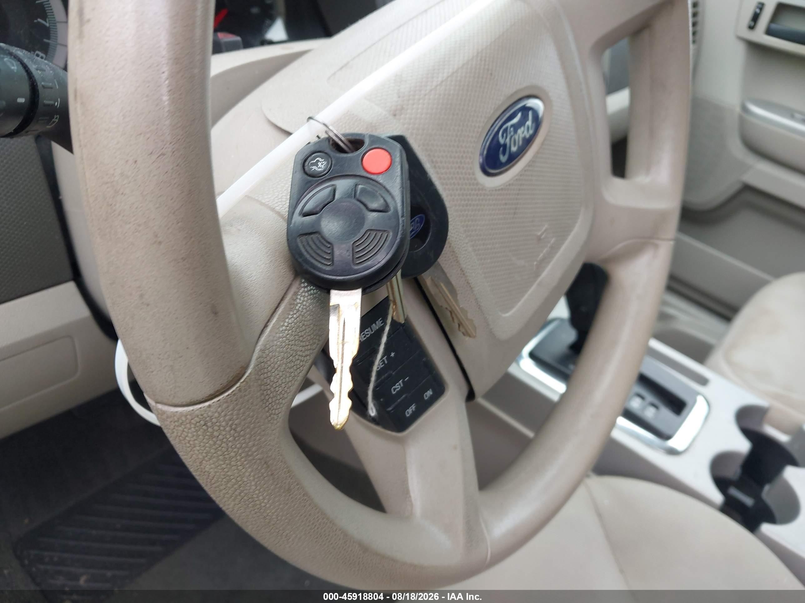 2008 Ford Escape Xlt Red vin: 1FMCU93138KD90338