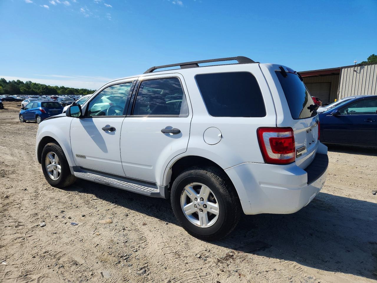 2008 Ford Escape Xlt White vin: 1FMCU93138KE58802