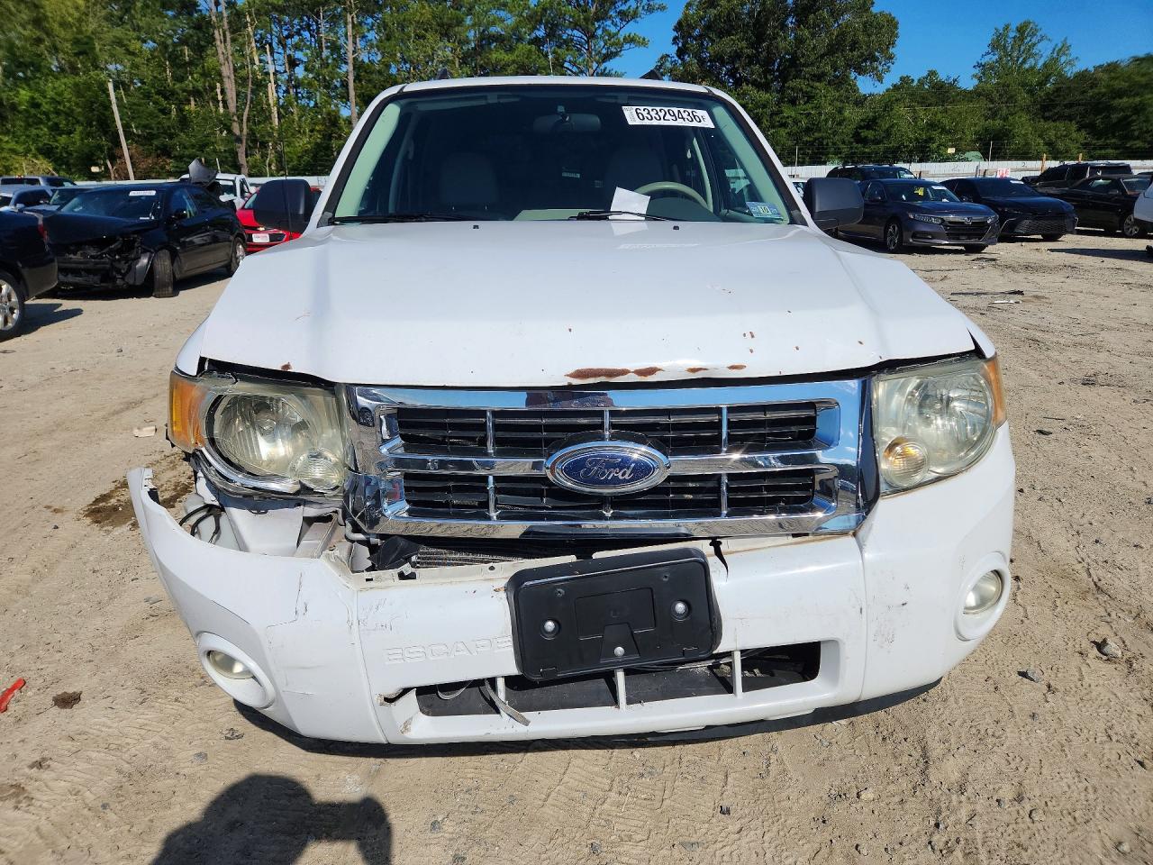 2008 Ford Escape Xlt White vin: 1FMCU93138KE58802