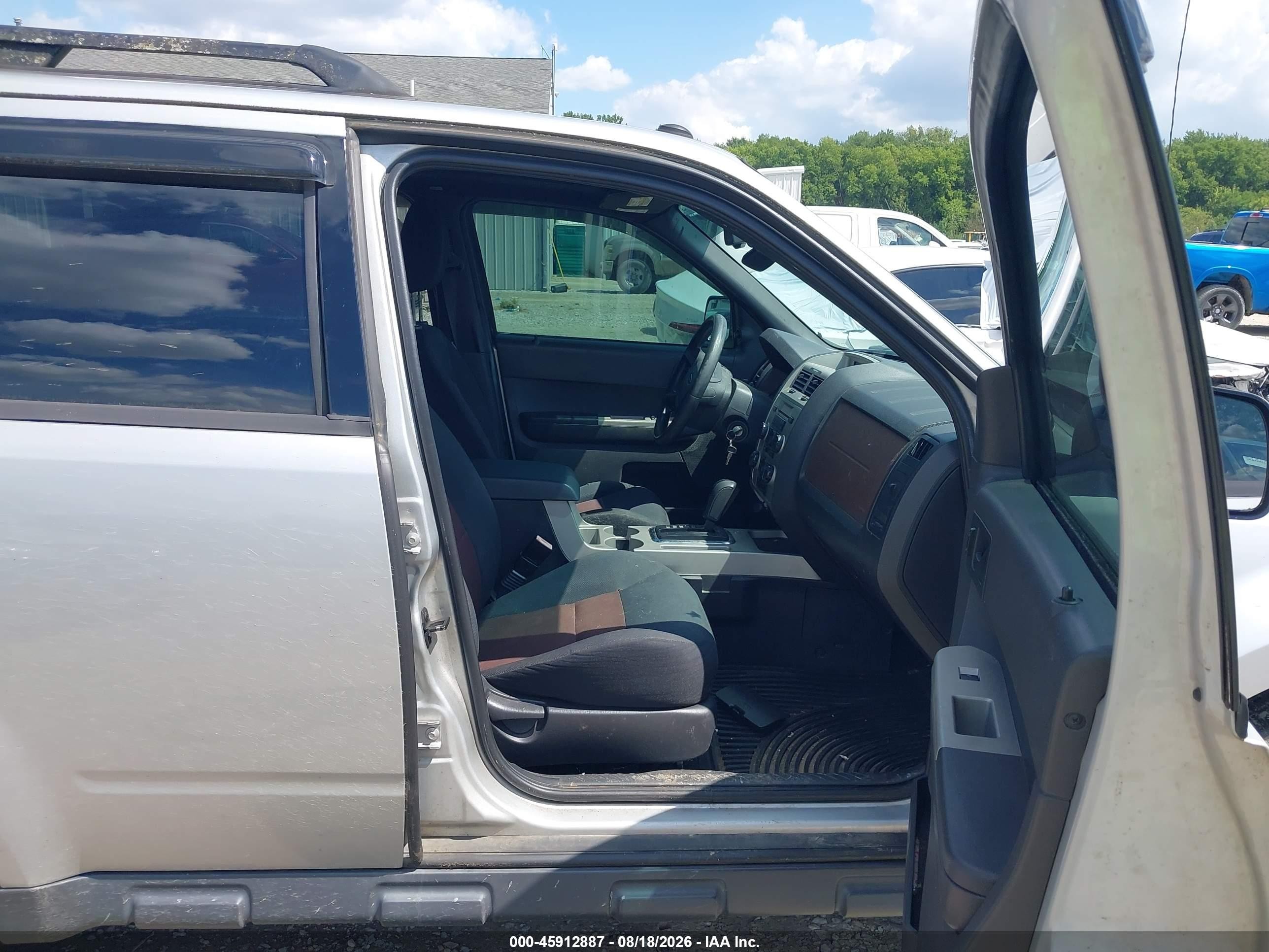 2008 Ford Escape Xlt Silver vin: 1FMCU93148KB51025
