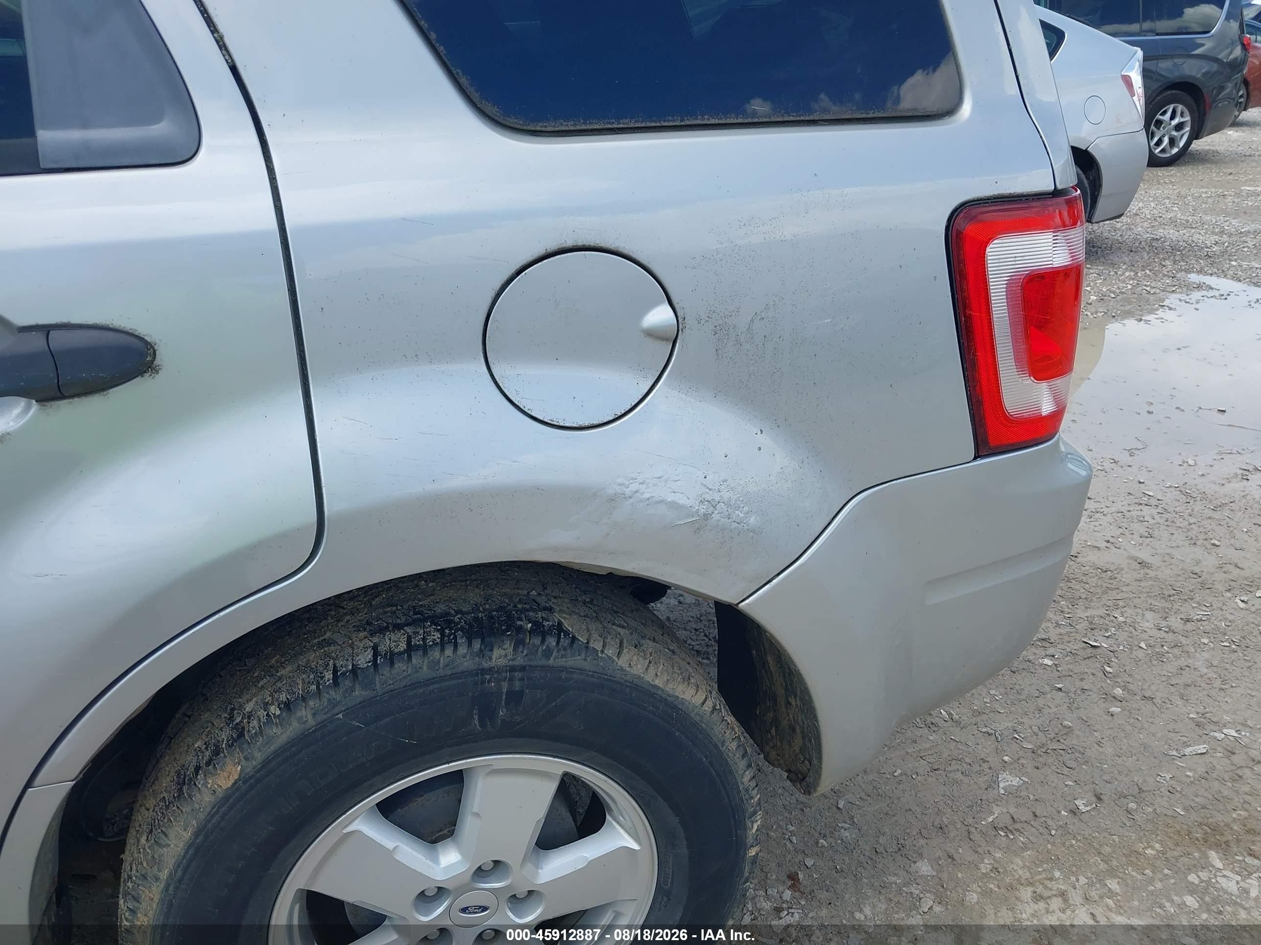 2008 Ford Escape Xlt Silver vin: 1FMCU93148KB51025