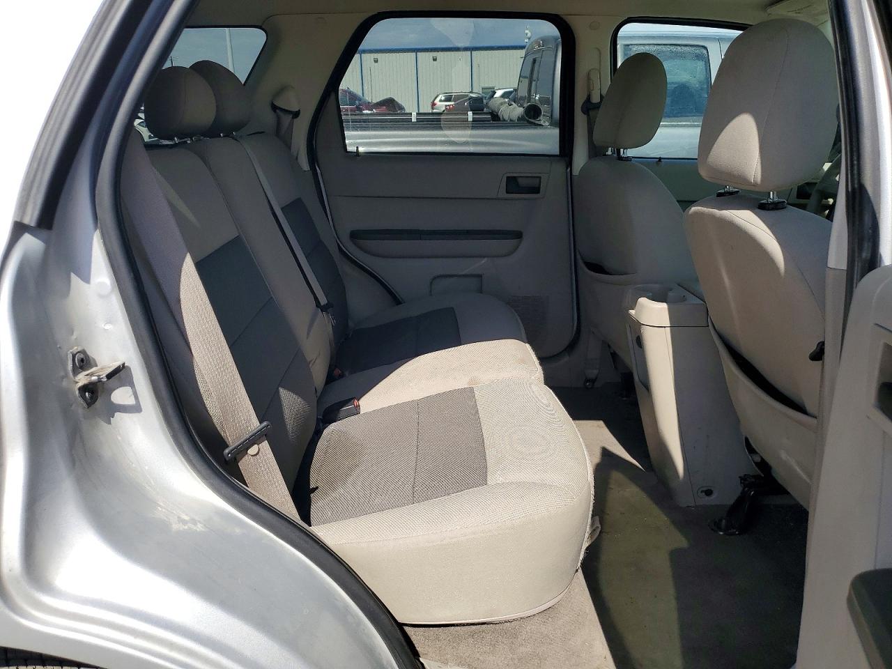 2008 Ford Escape Xlt Silver vin: 1FMCU93158KE21718