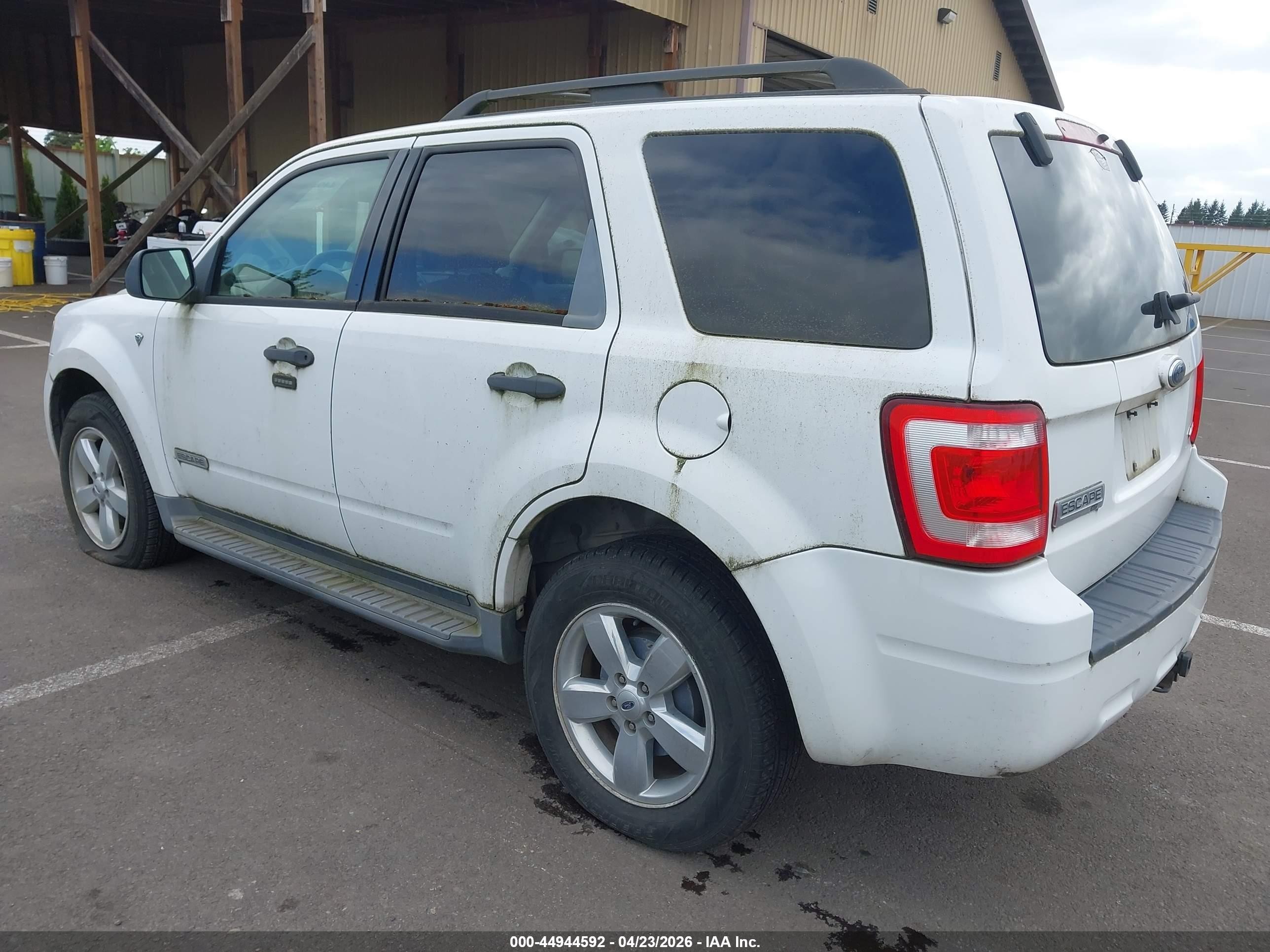 2008 Ford Escape Xlt White vin: 1FMCU93158KE83362