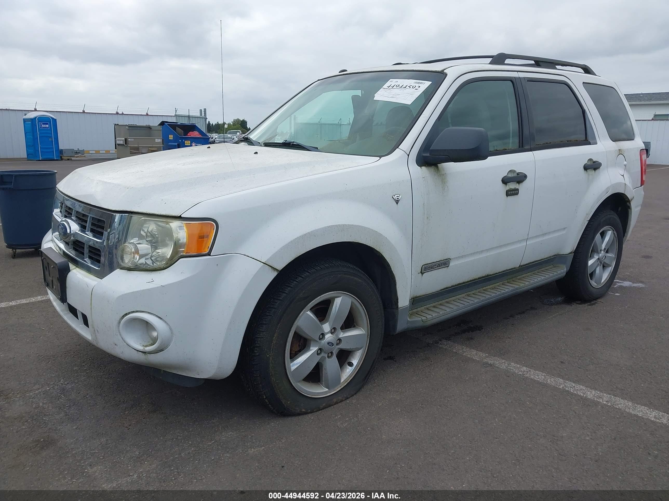 2008 Ford Escape Xlt White vin: 1FMCU93158KE83362