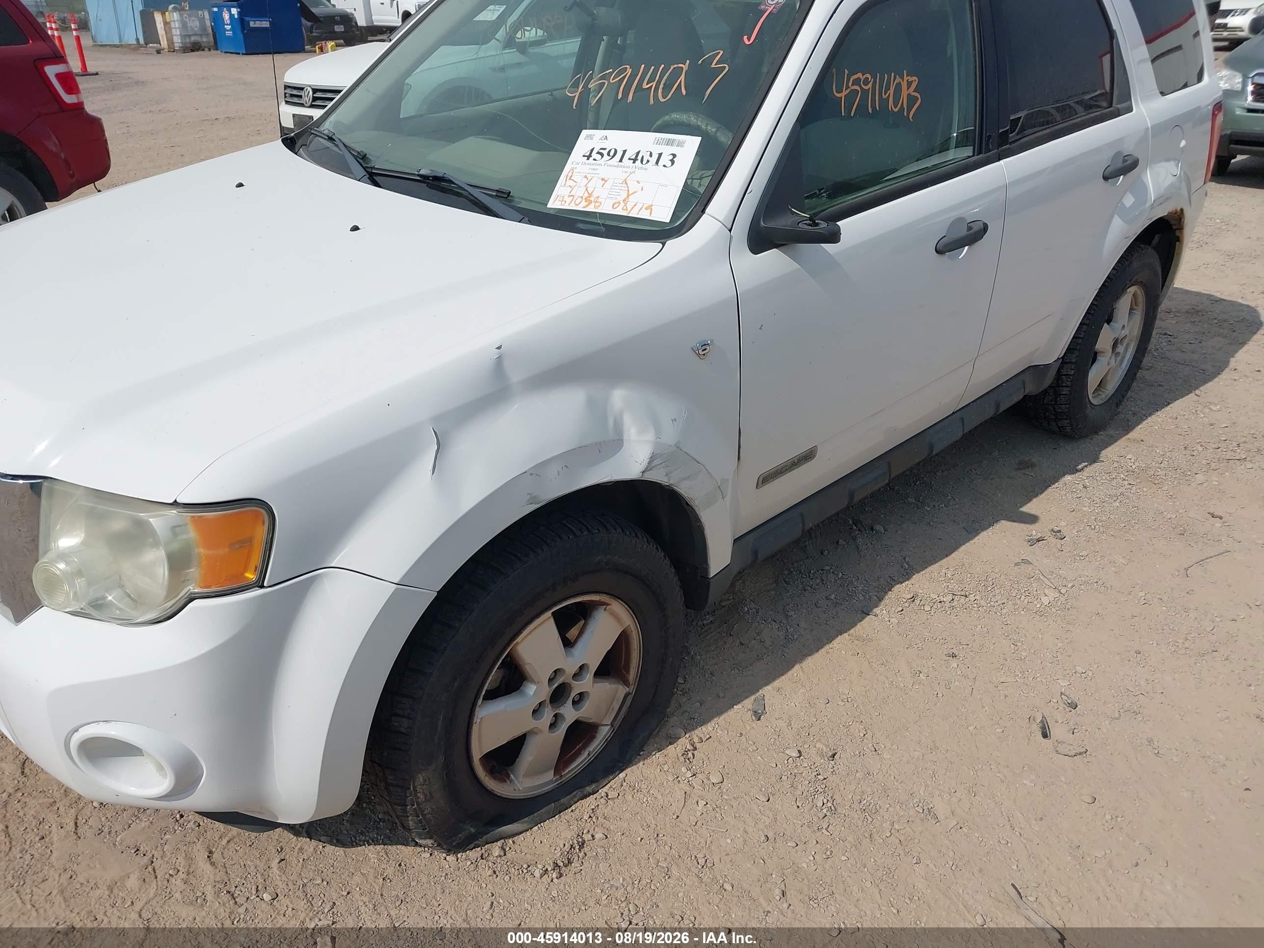 2008 Ford Escape Xlt Белый vin: 1FMCU93168KB48689