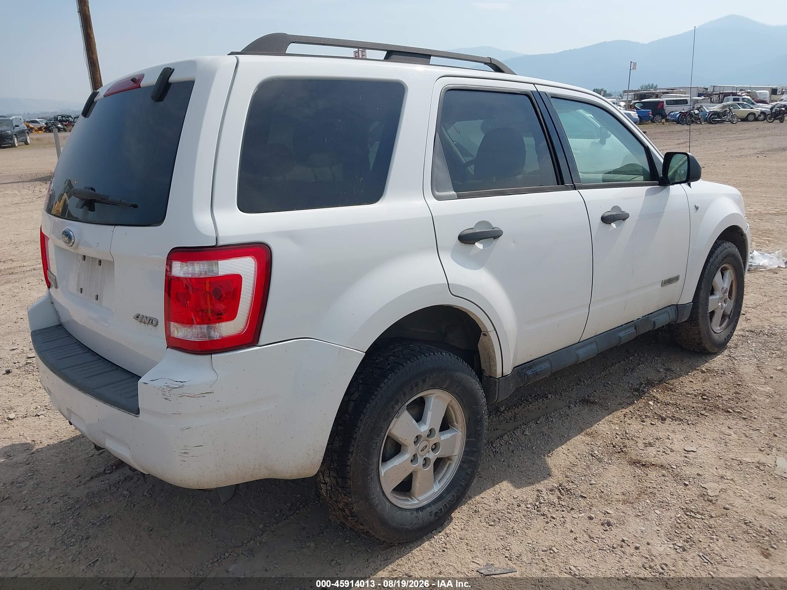 2008 Ford Escape Xlt Белый vin: 1FMCU93168KB48689
