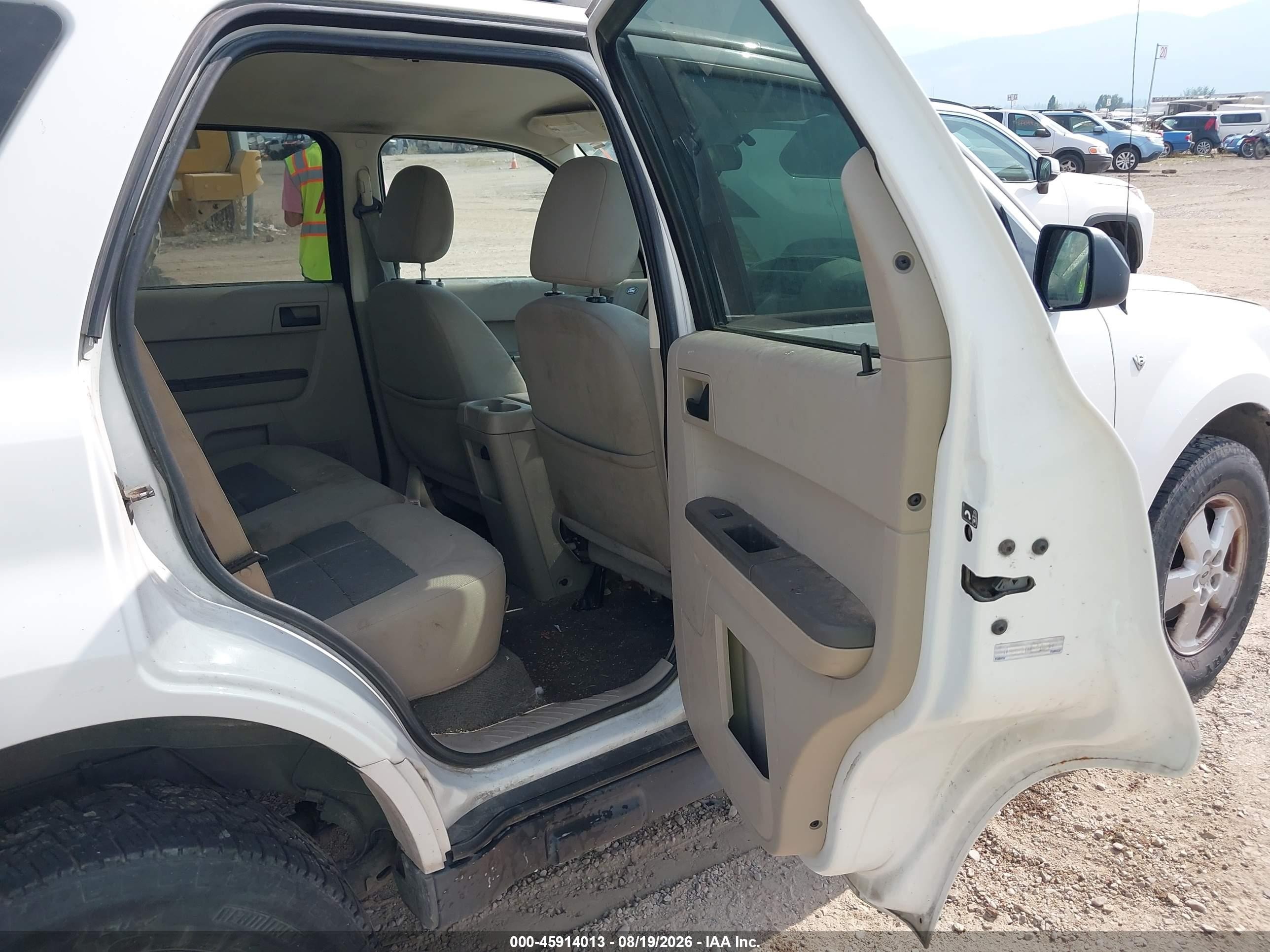 2008 Ford Escape Xlt Белый vin: 1FMCU93168KB48689