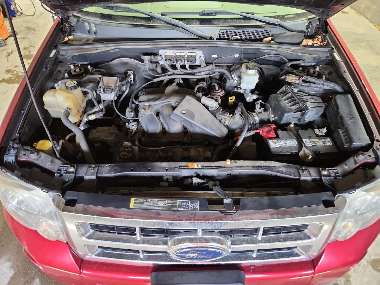 2008 Ford Escape Xlt Red vin: 1FMCU93168KE74976