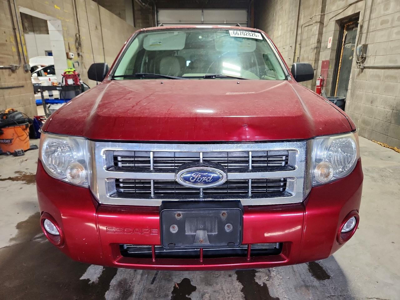 2008 Ford Escape Xlt Red vin: 1FMCU93168KE74976