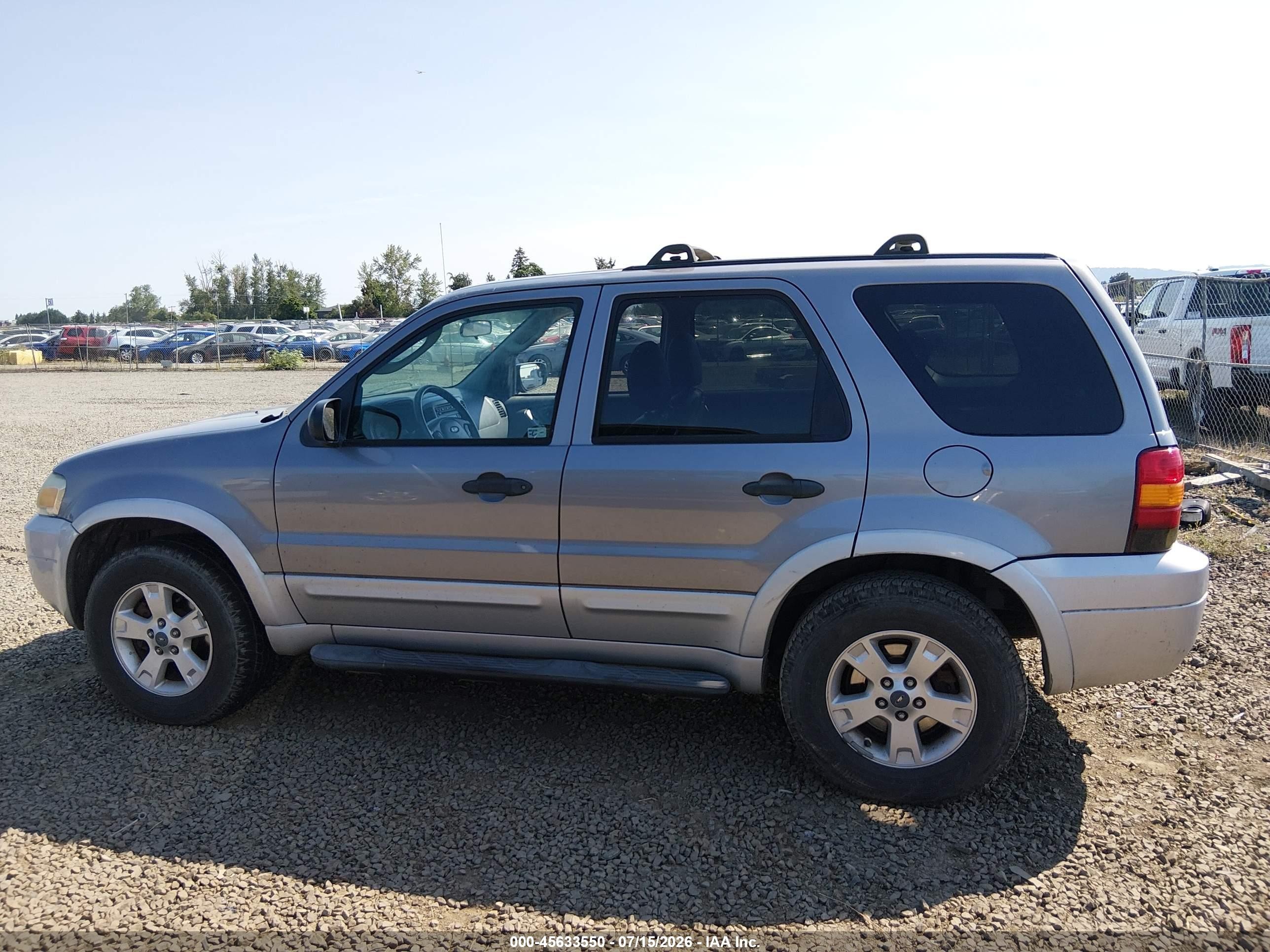 2007 Ford Escape   Gray vin: 1FMCU93177KB89542